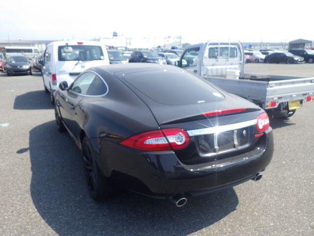 Jaguar XK view 9
