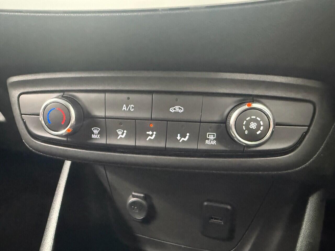 Vauxhall Crossland X view 17