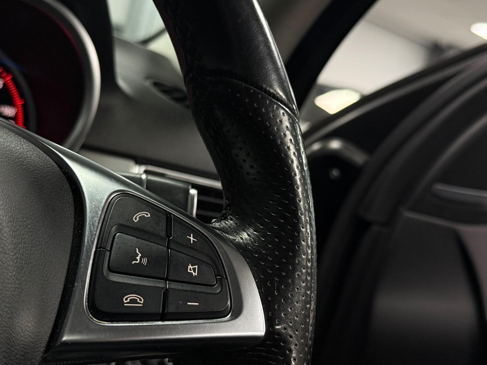 Mercedes-Benz Gle view 25