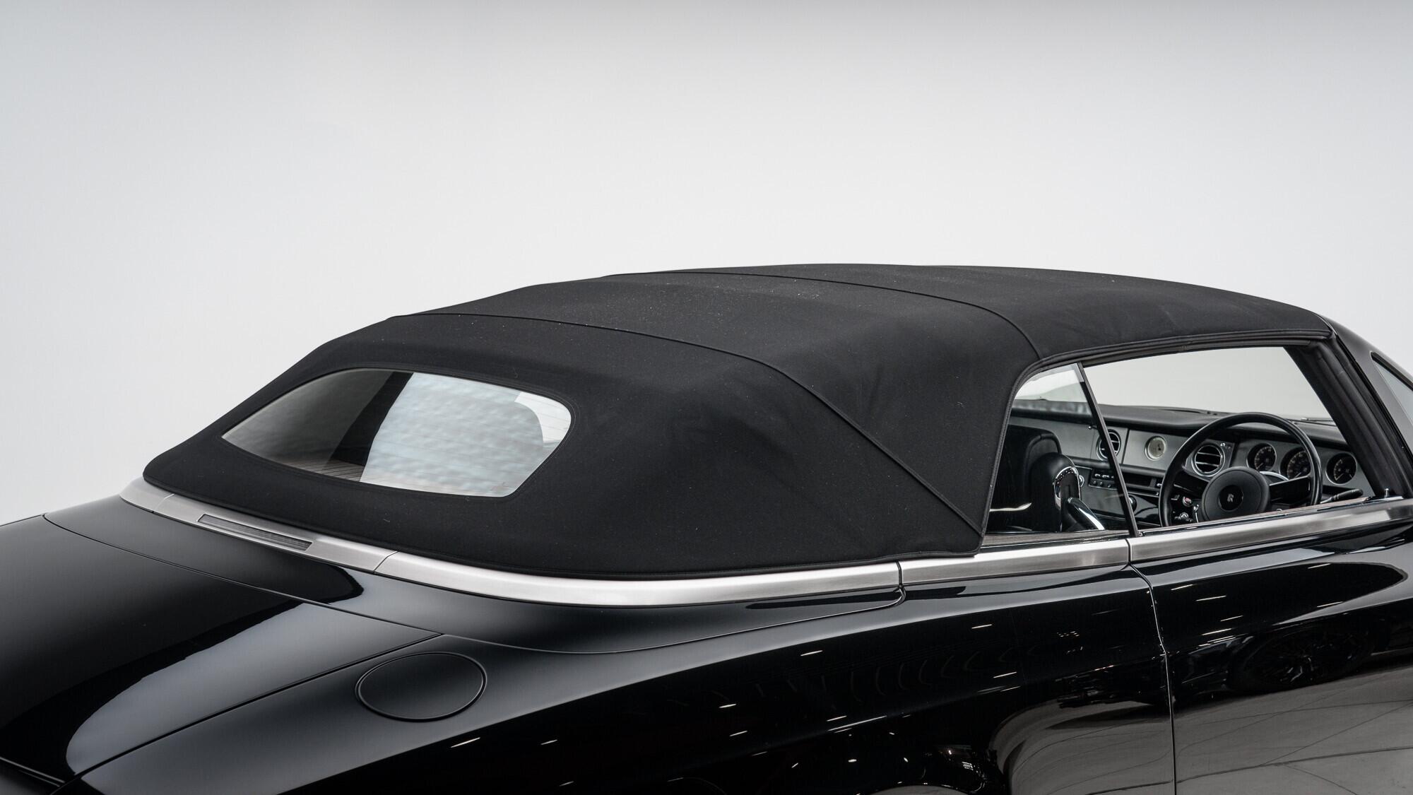 Rolls-Royce Phantom view 9