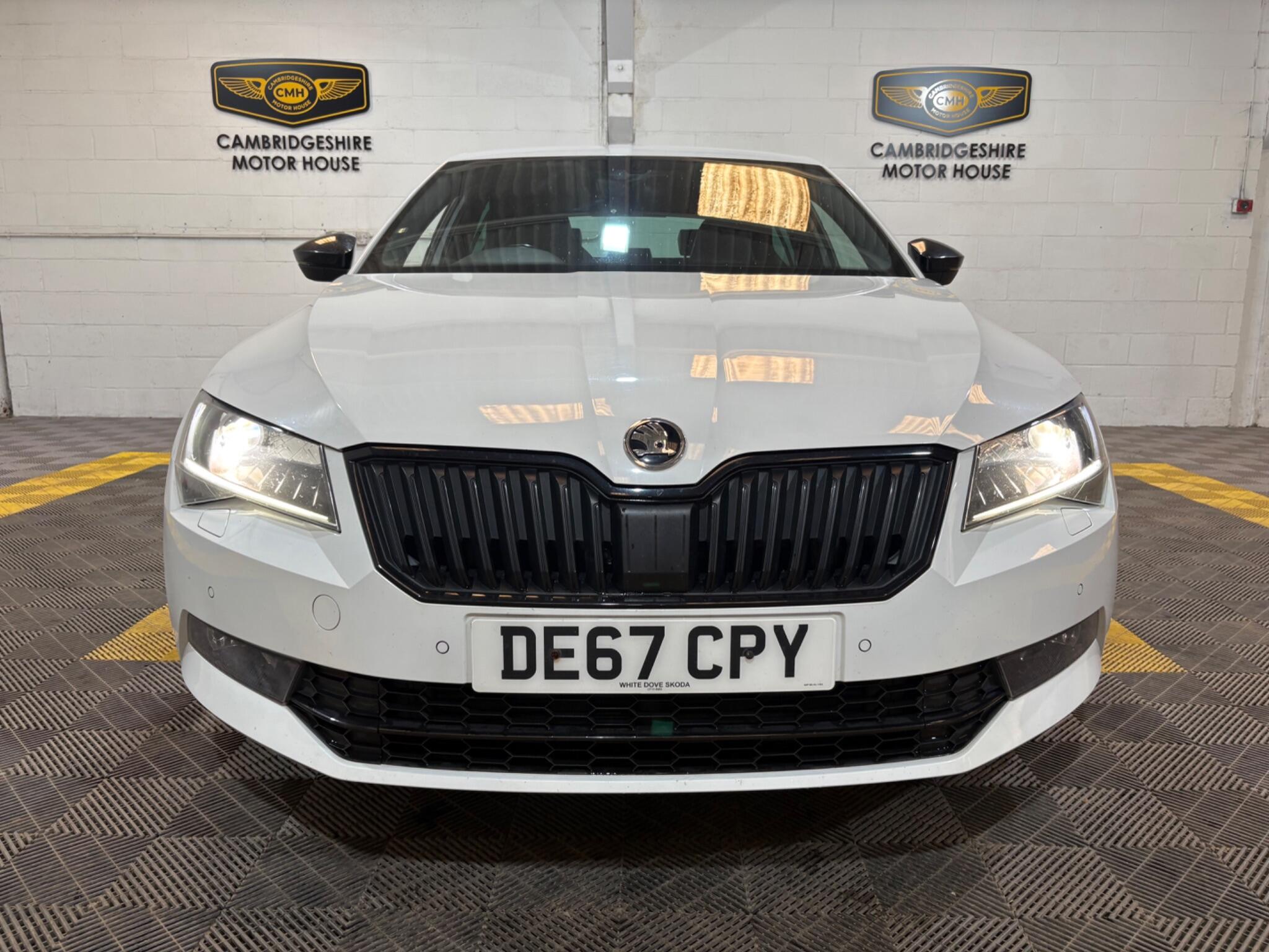 Skoda Superb view 6