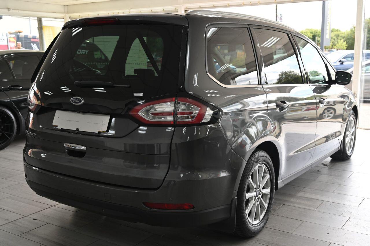 Ford Galaxy view 11
