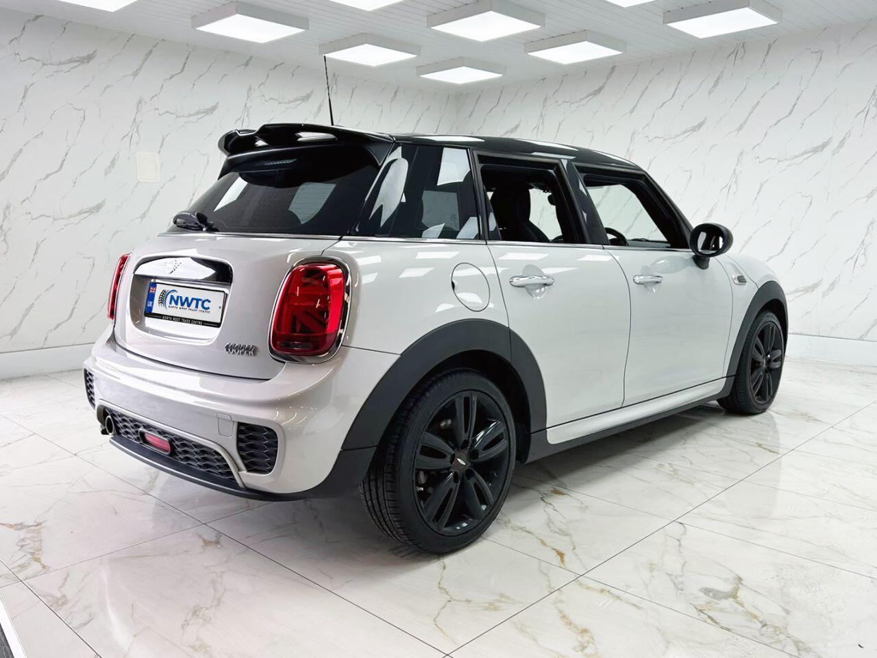 Mini Hatch view 13