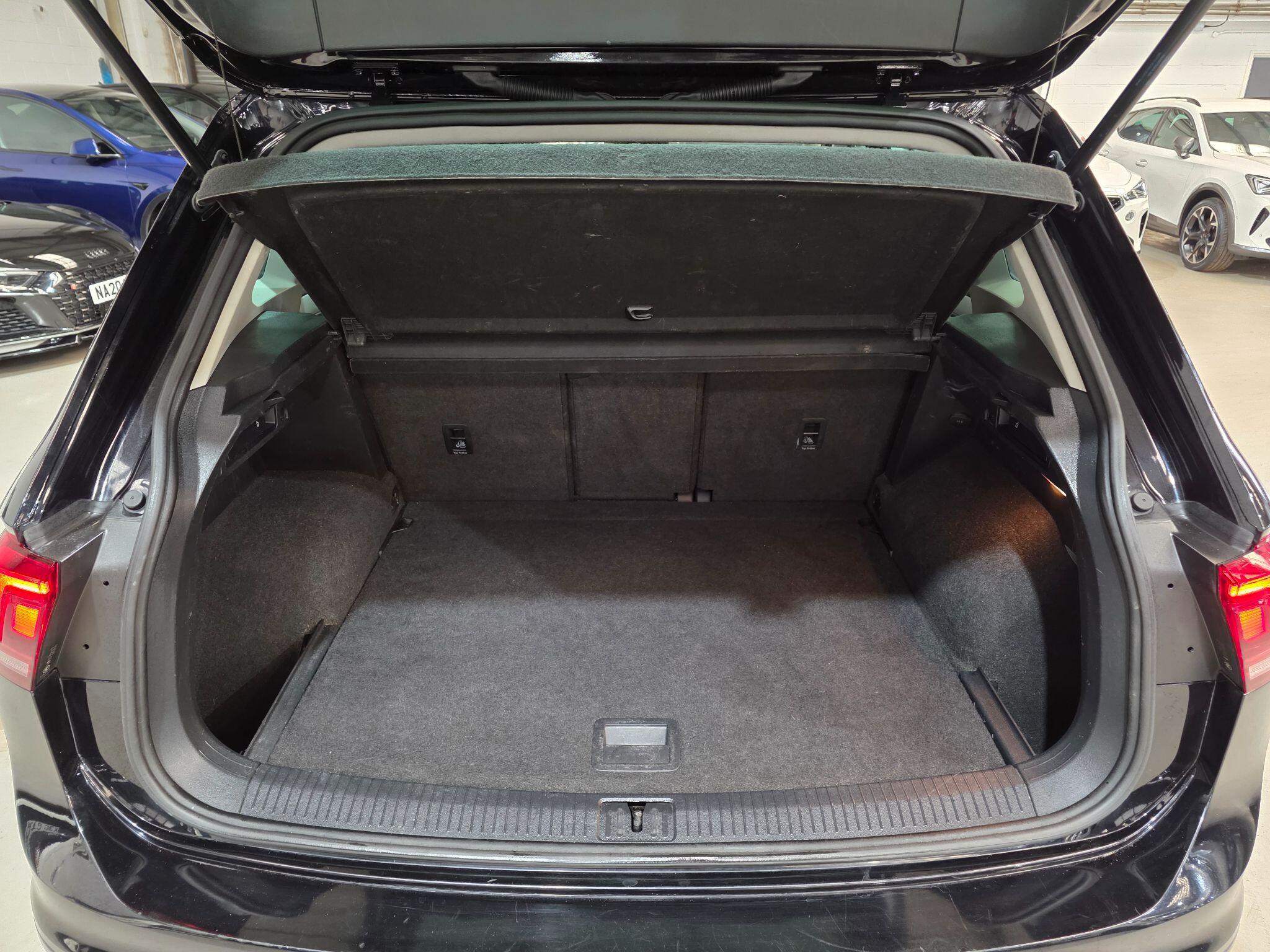 Volkswagen Tiguan view 27