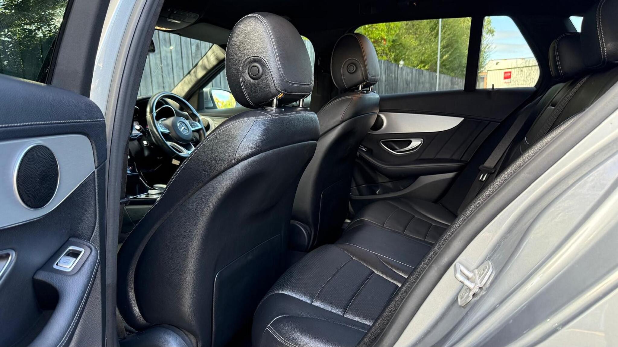 Mercedes-Benz C-Class view 28