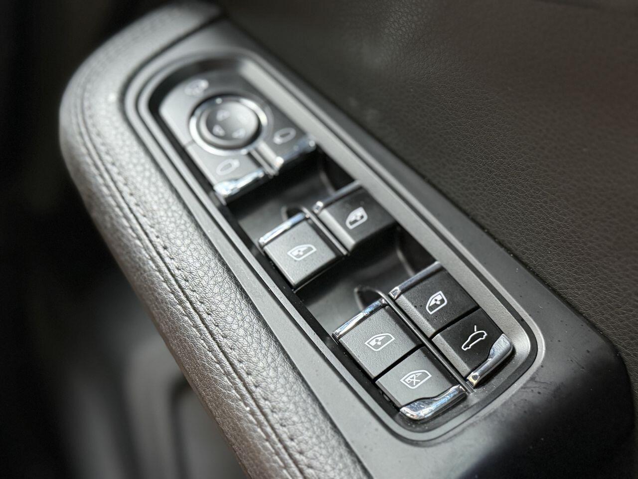 Porsche Macan view 45