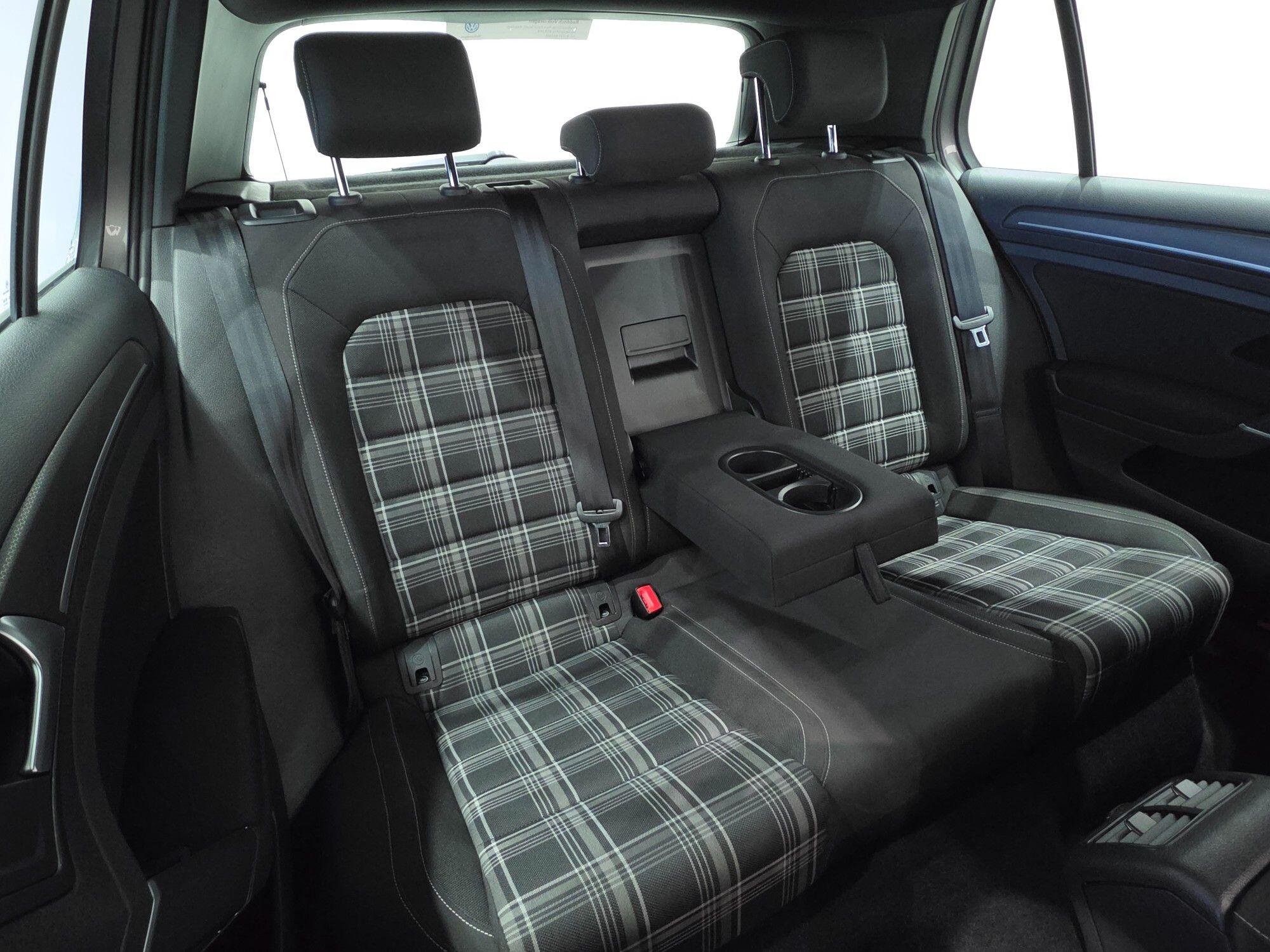 Volkswagen Golf view 14