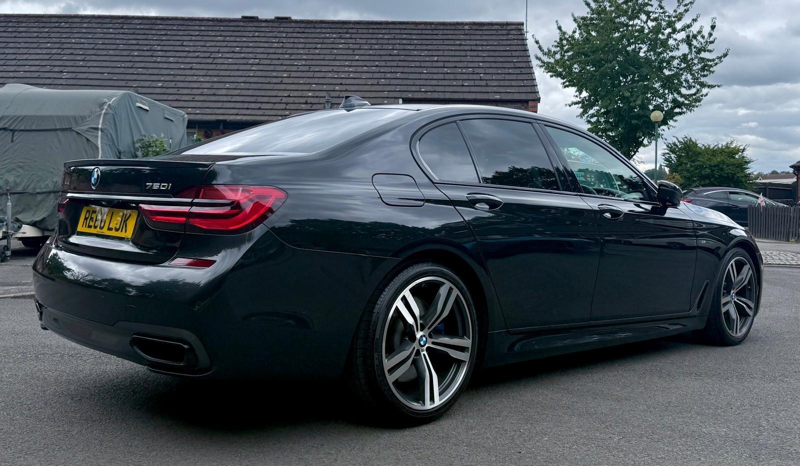 BMW 7 Series view 70