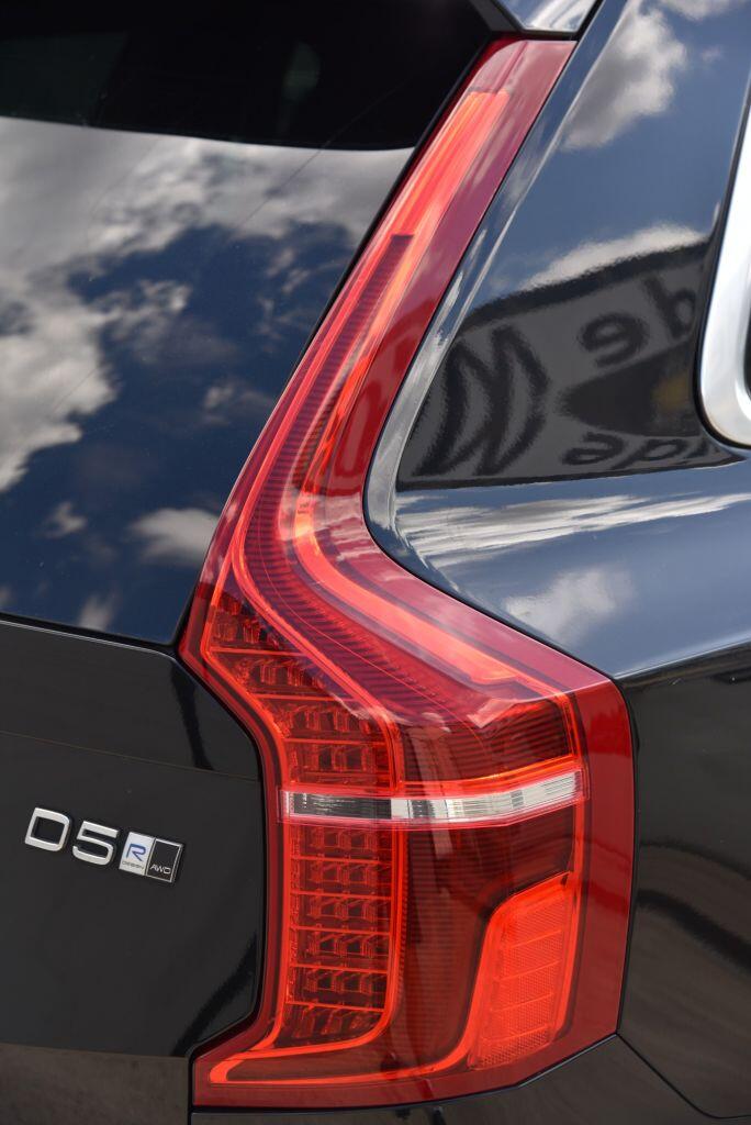 Volvo XC90 view 17