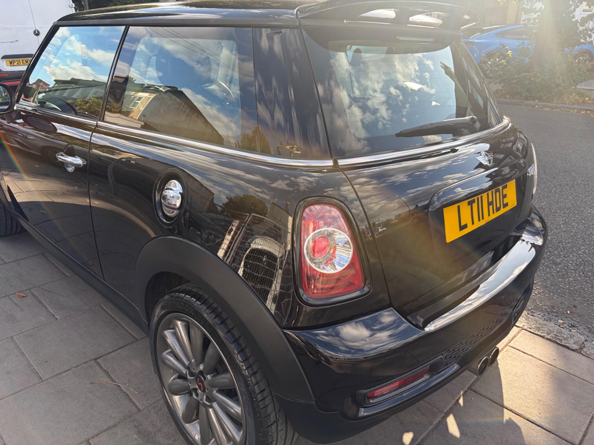 Mini Hatch view 29
