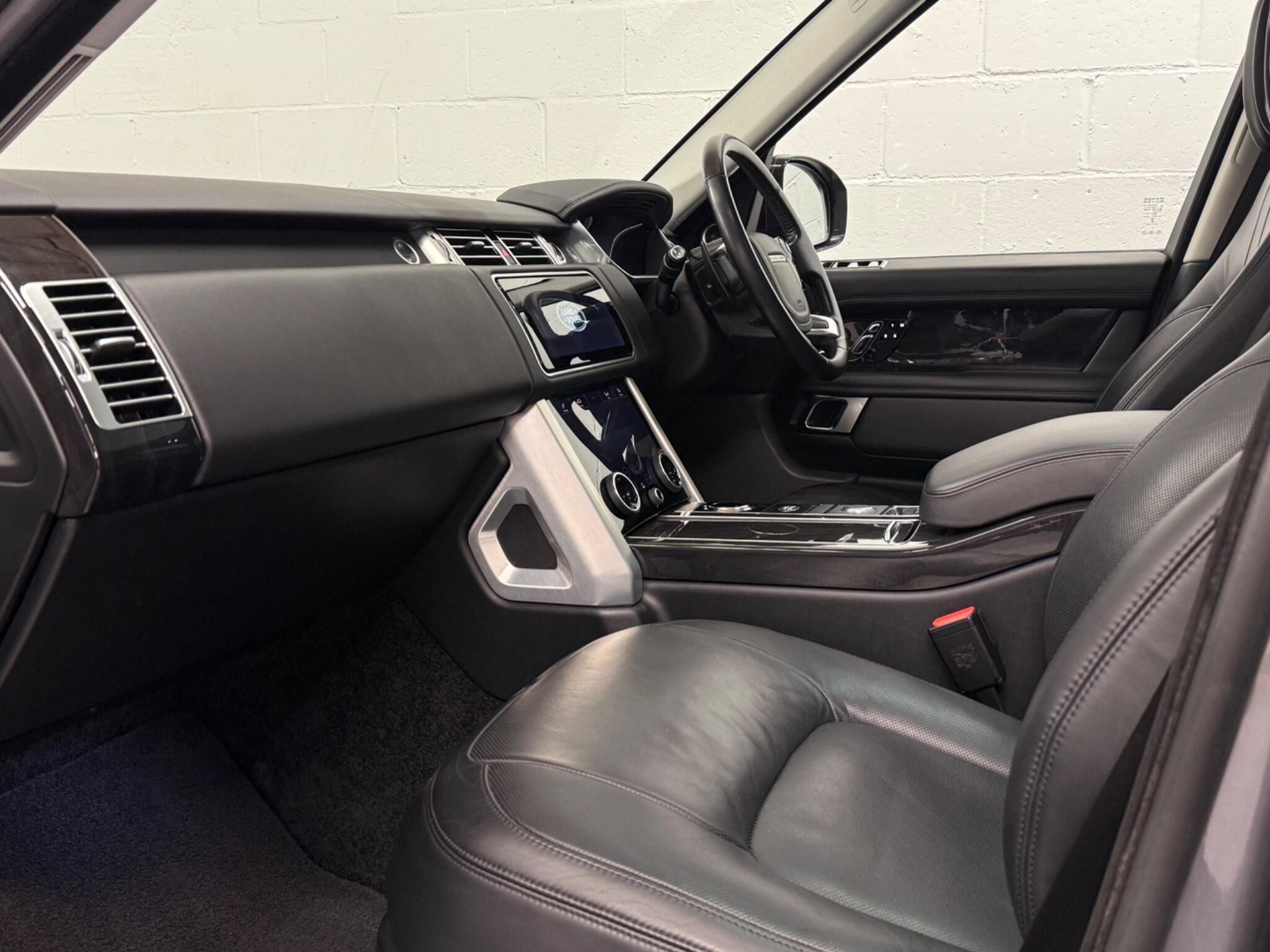 Land Rover Range Rover view 11