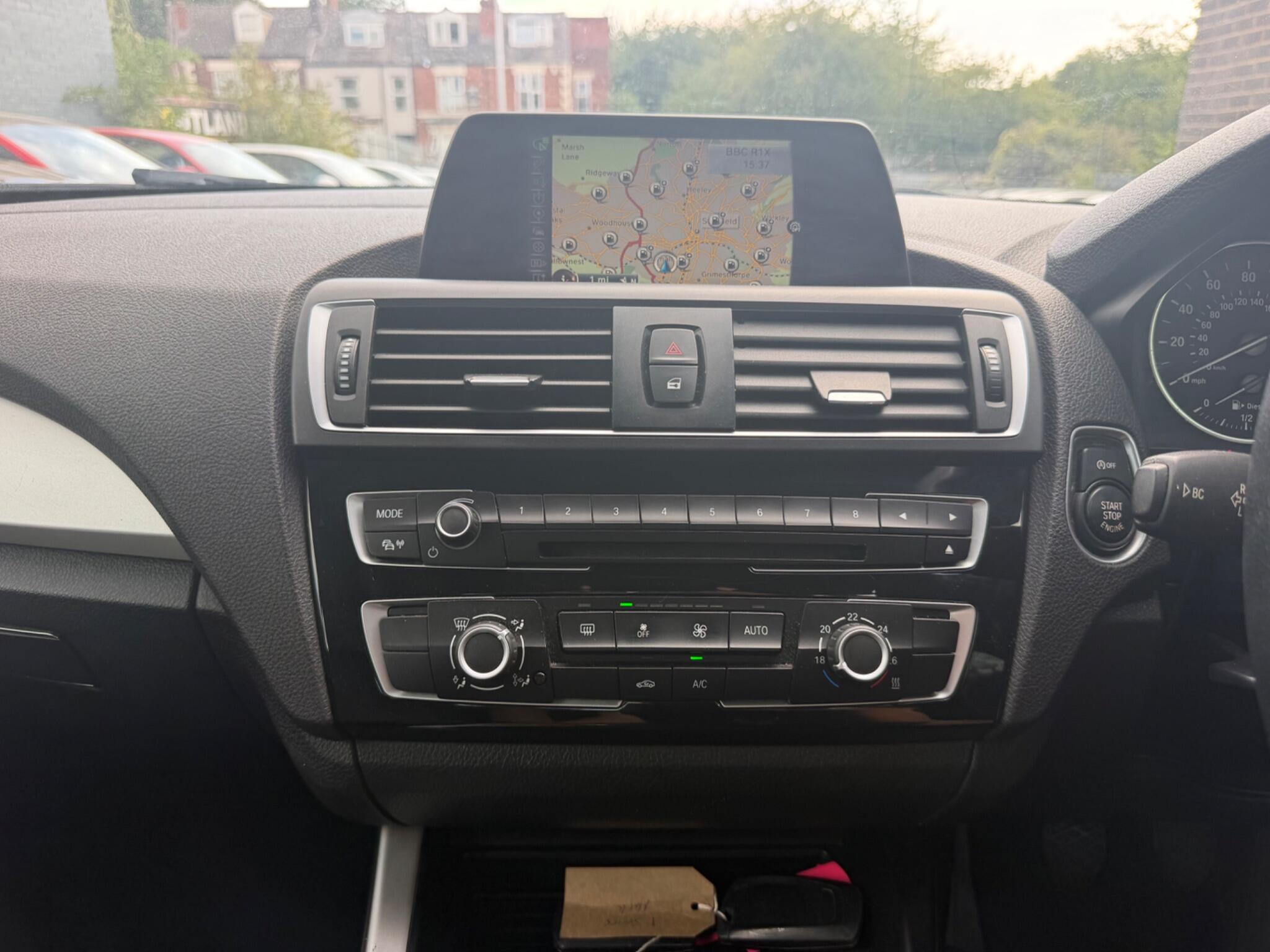 BMW 1 Series view 25