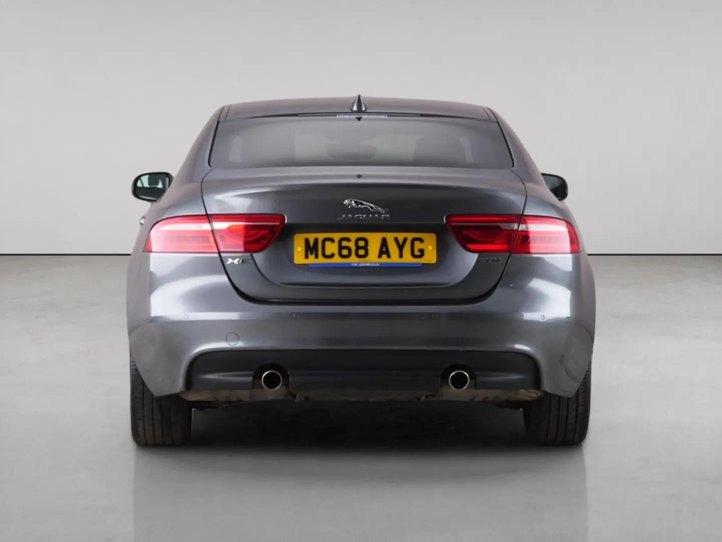 Jaguar Xe view 7