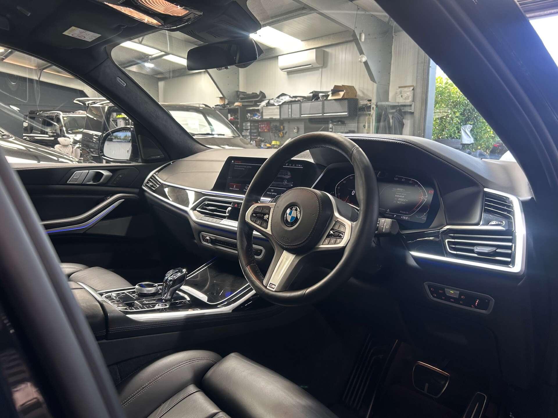 BMW X7 view 20