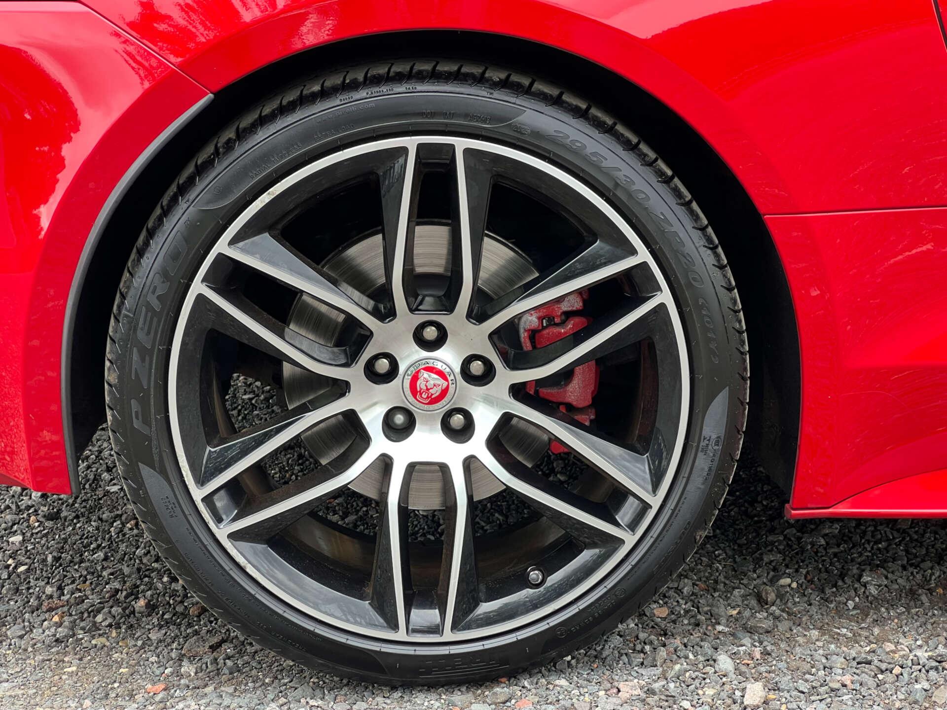 Jaguar F-Type view 42