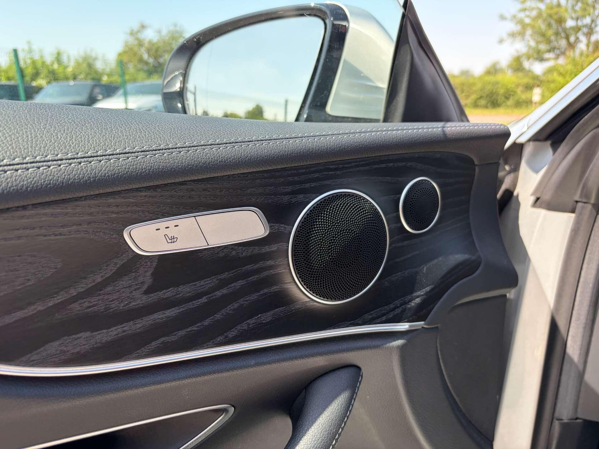 Mercedes-Benz E Class view 15