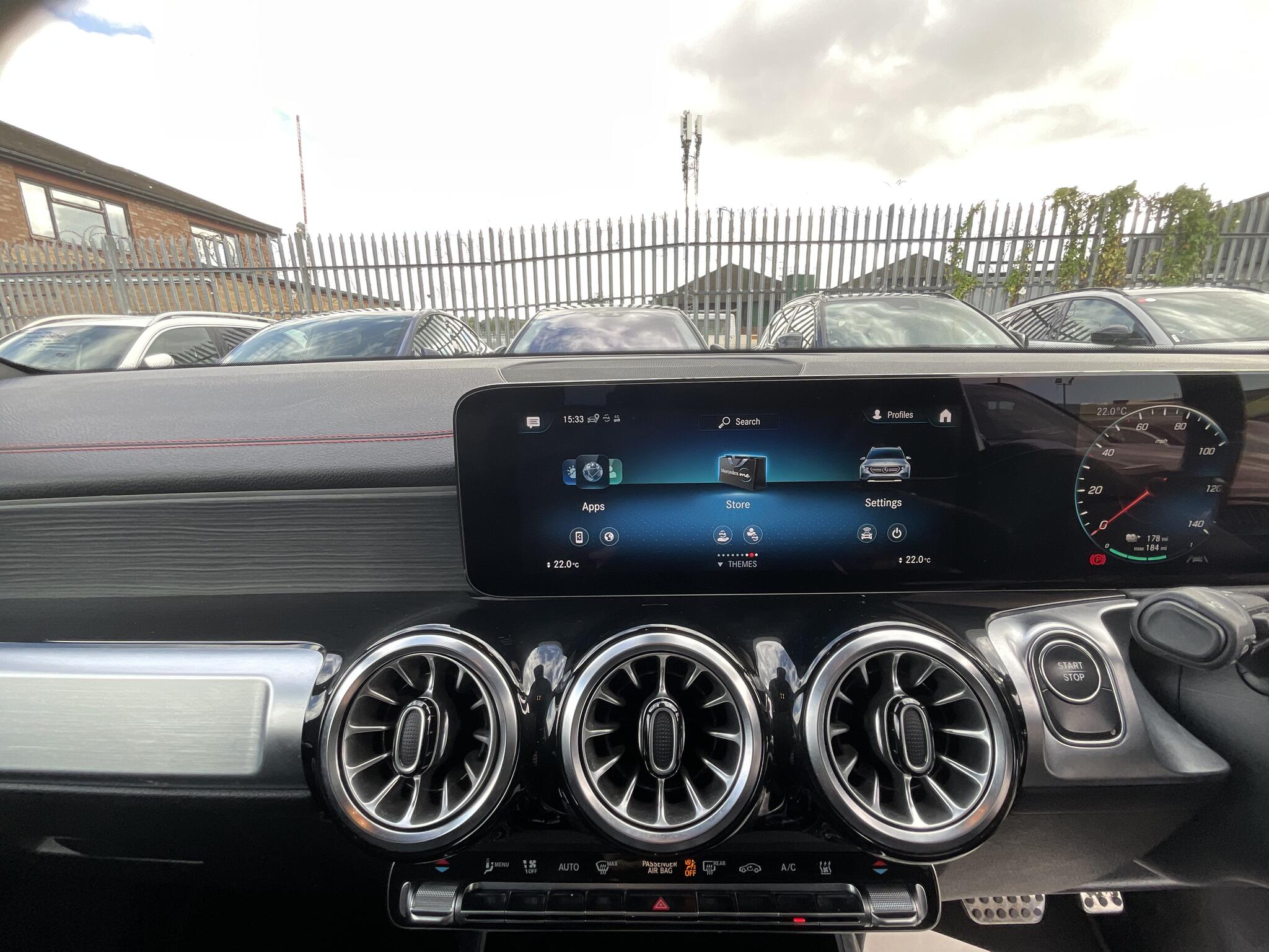 Mercedes-Benz 300 view 31