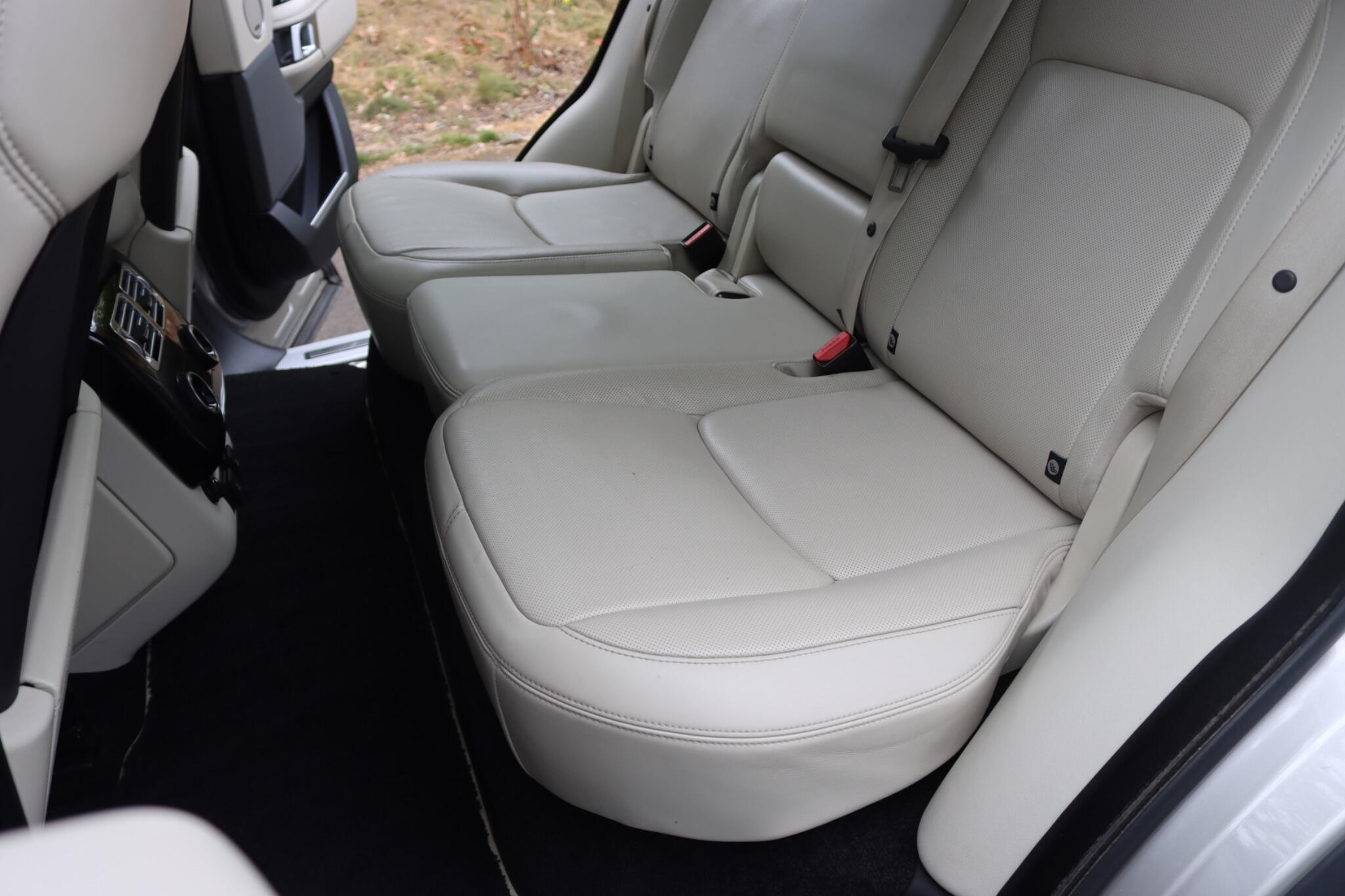 Land Rover Range Rover view 8