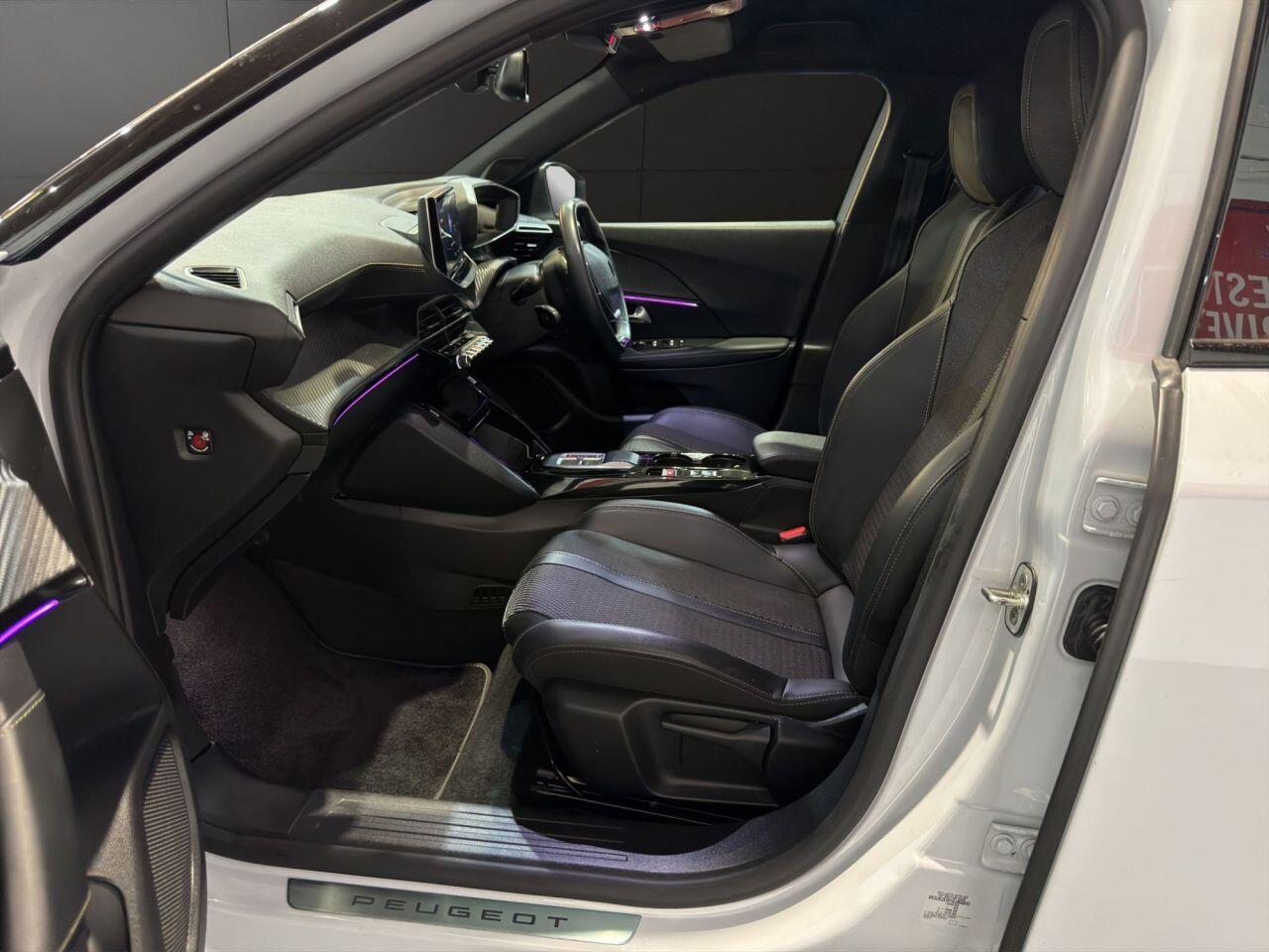 Peugeot E-2008 view 13