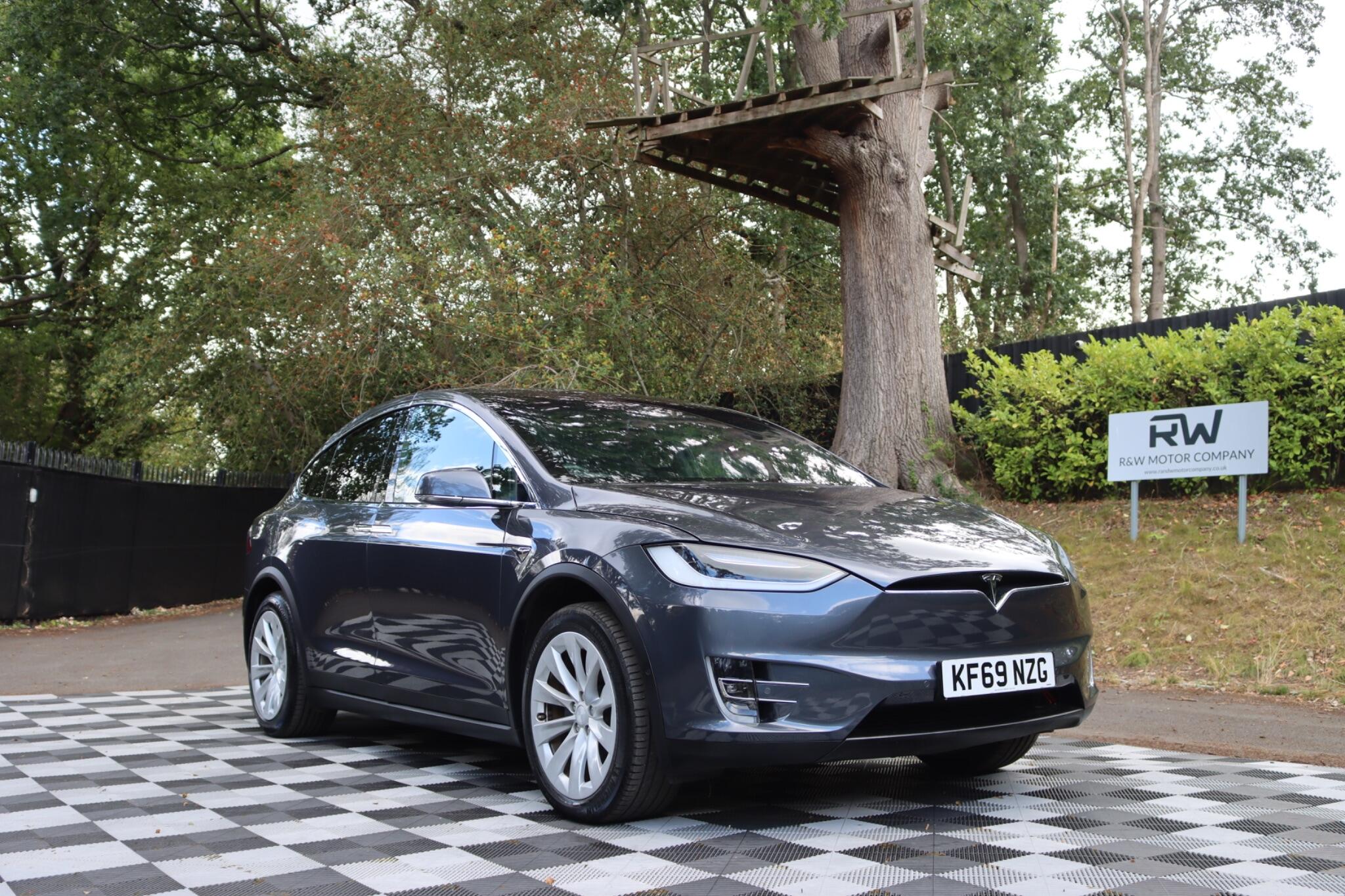 Tesla Model X view 30