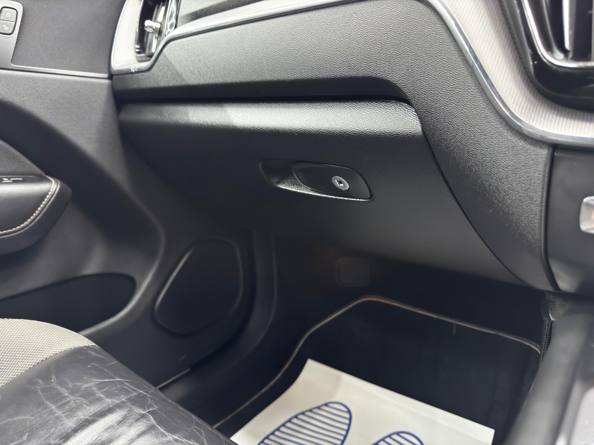 Volvo XC60 view 35