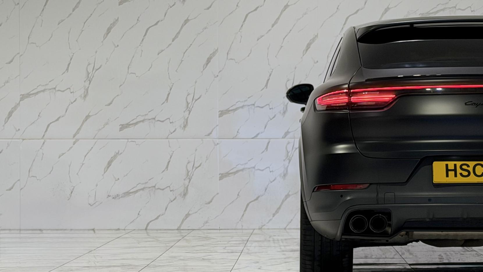 Porsche Cayenne view 39