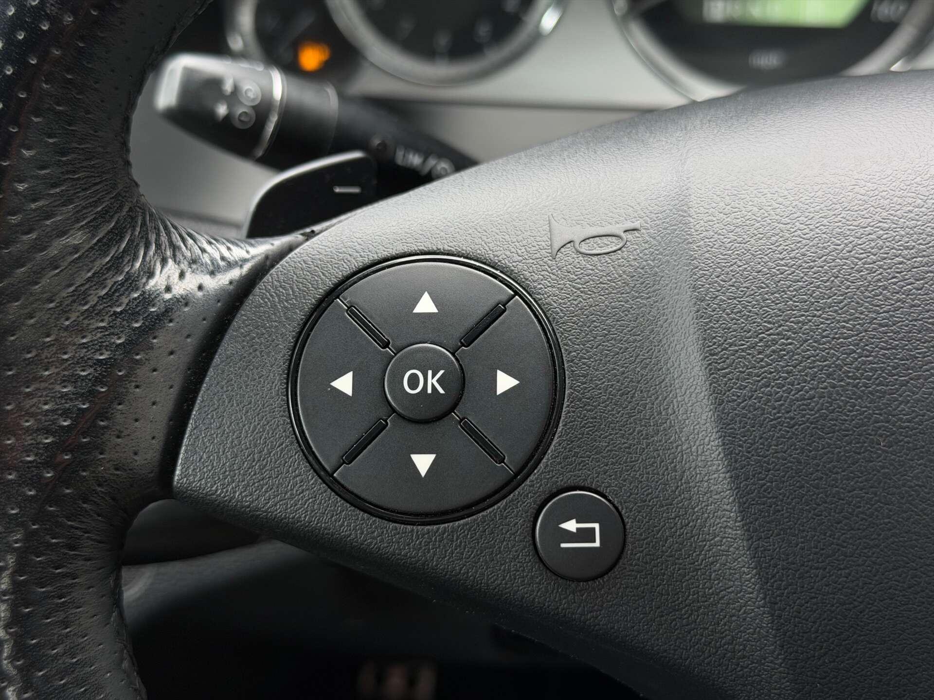 Mercedes-Benz E Class view 22