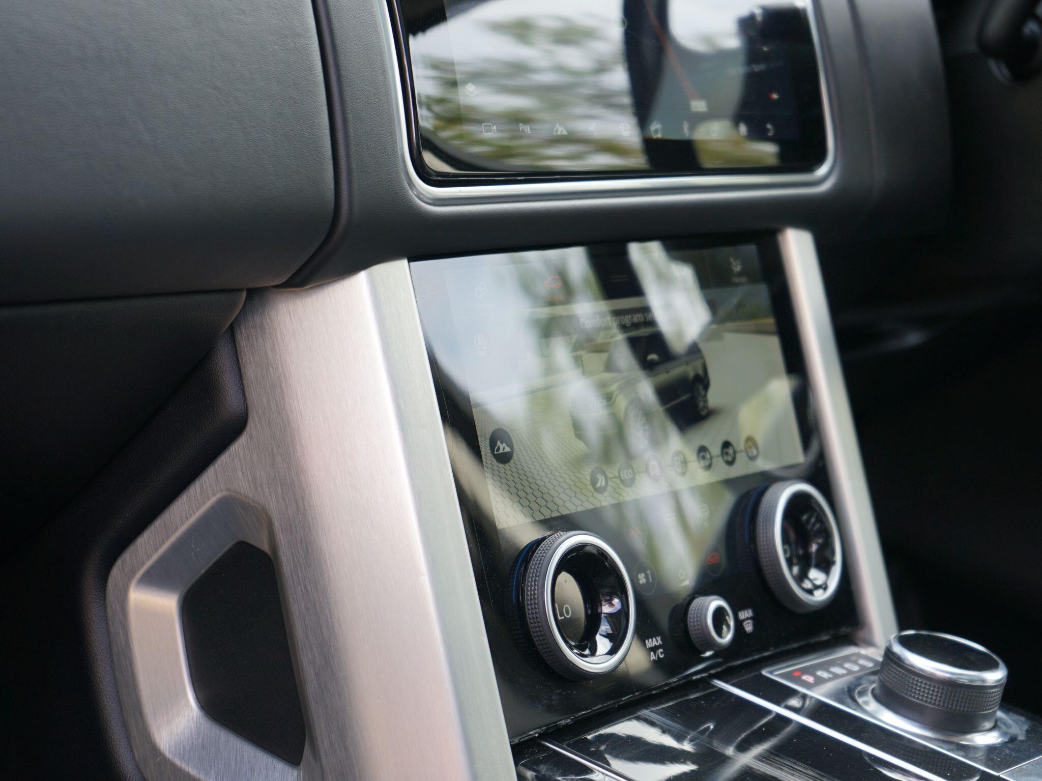 Land Rover Range Rover view 18