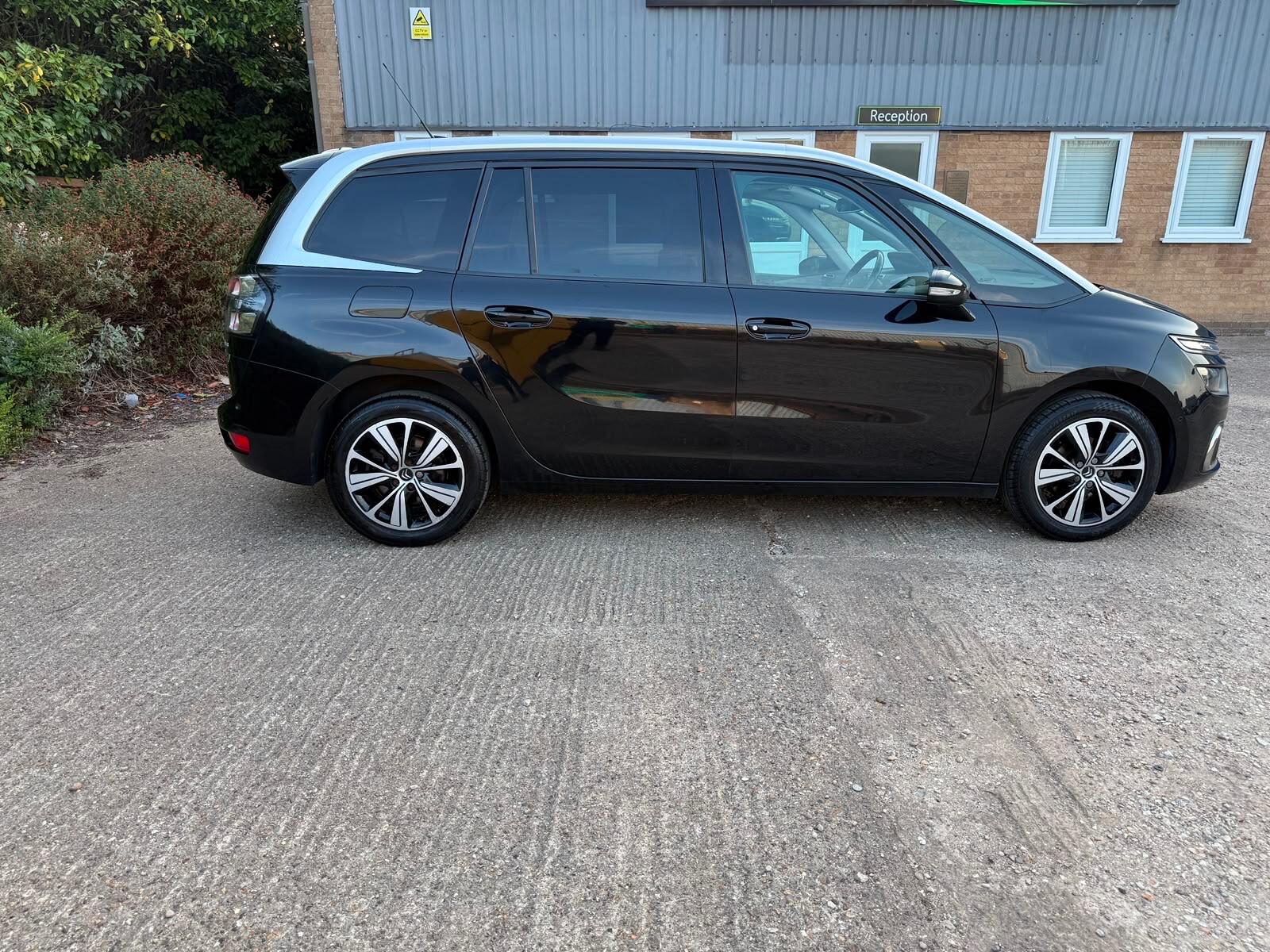 Citroen Grand C4 Spacetourer view 4