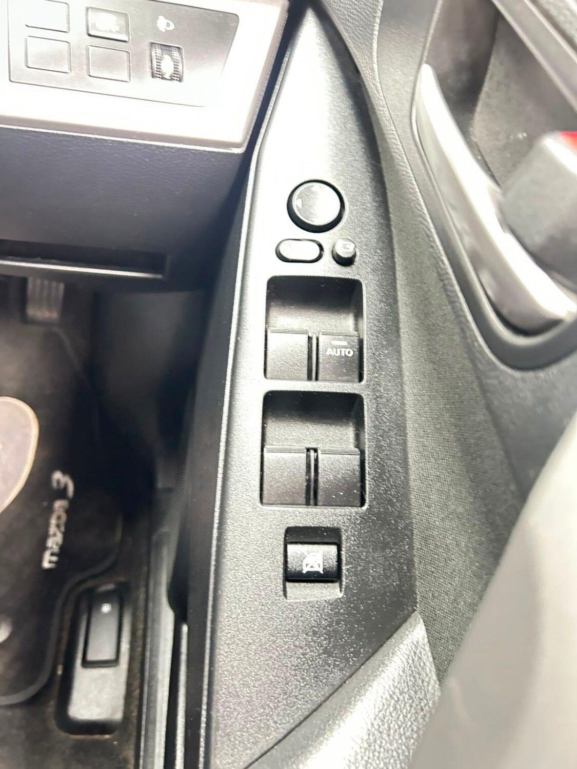Mazda Mazda3 view 17