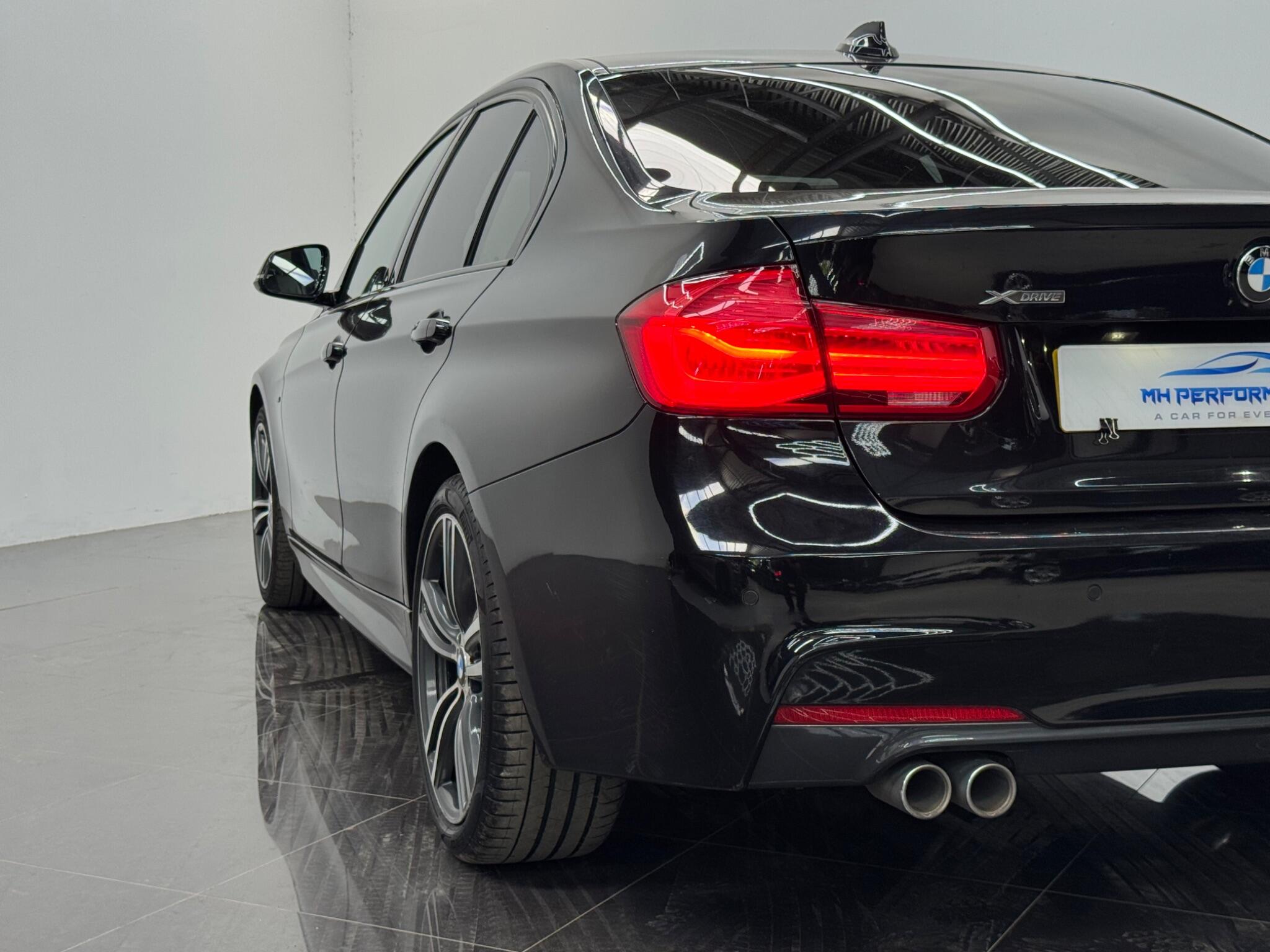 BMW 3 Series view 26