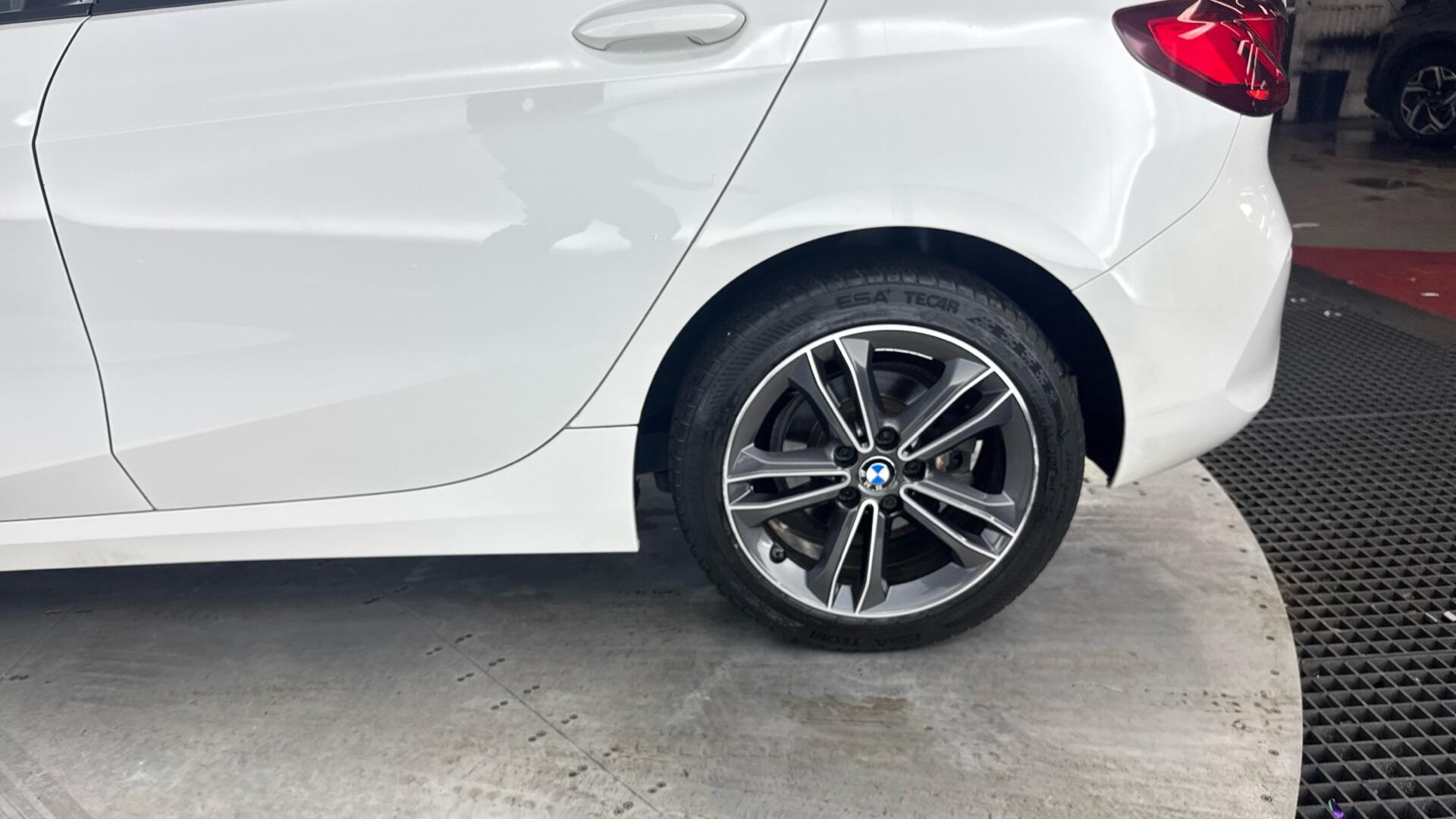 BMW 1 Series view 23