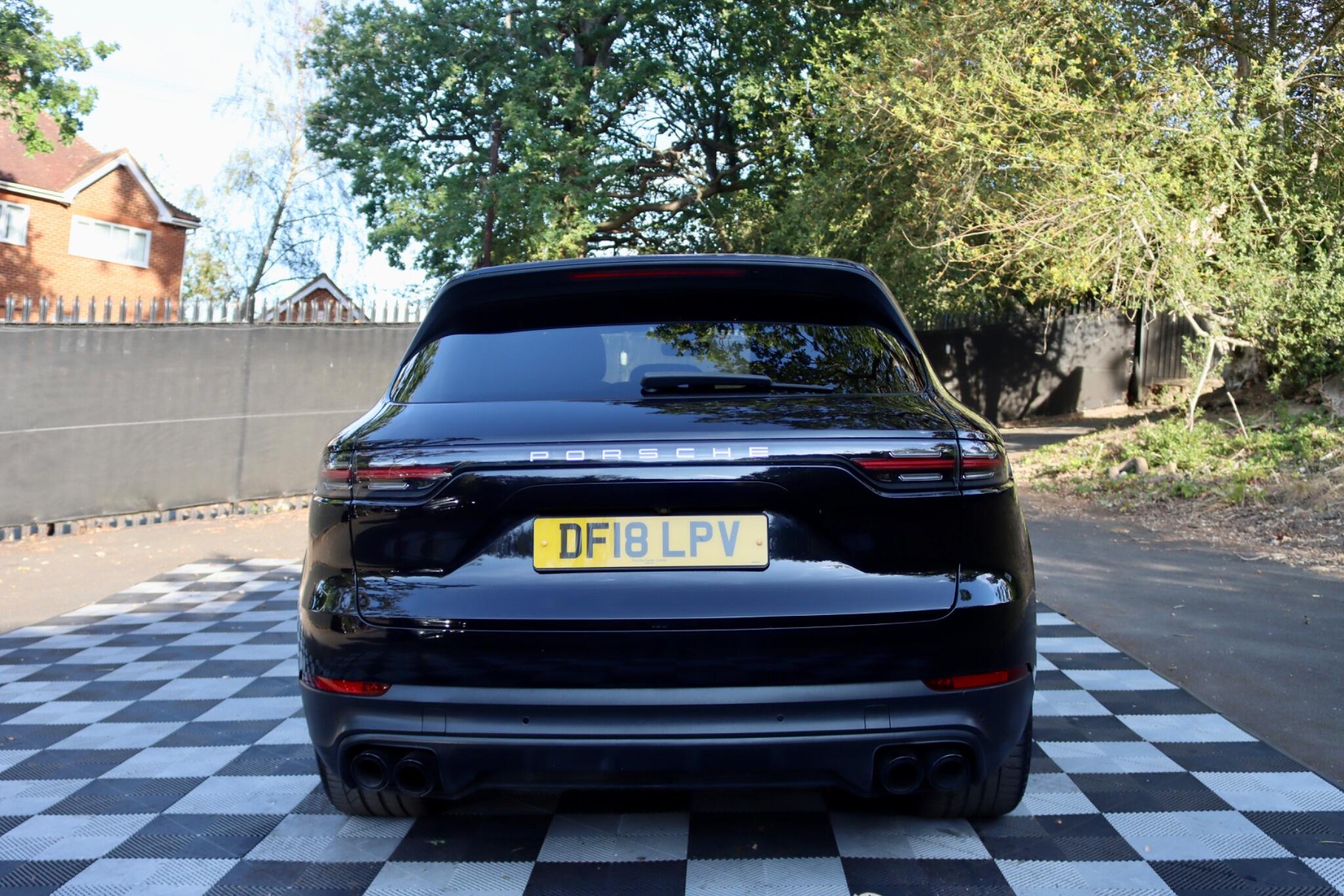 Porsche Cayenne view 12