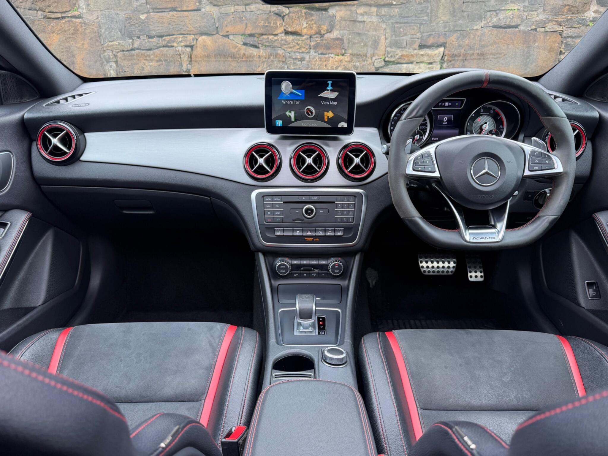 Mercedes-Benz Cla view 12