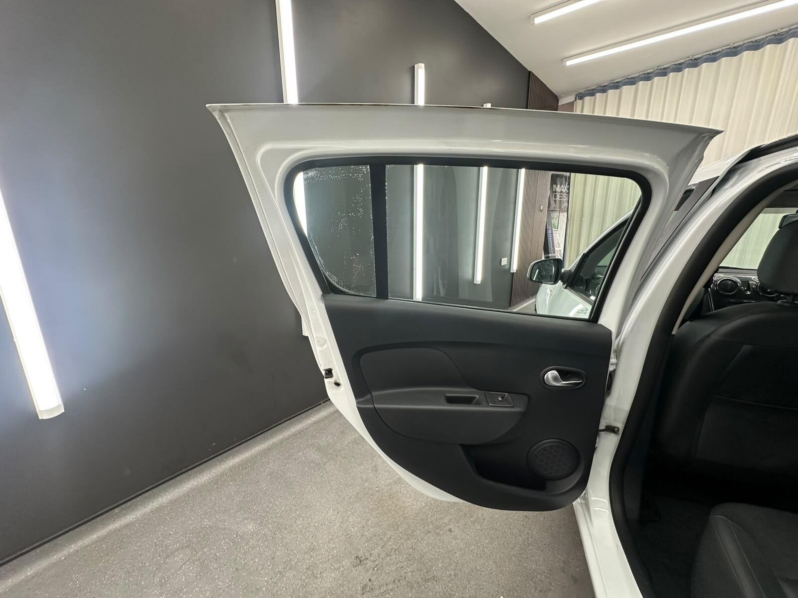 Dacia Sandero view 16