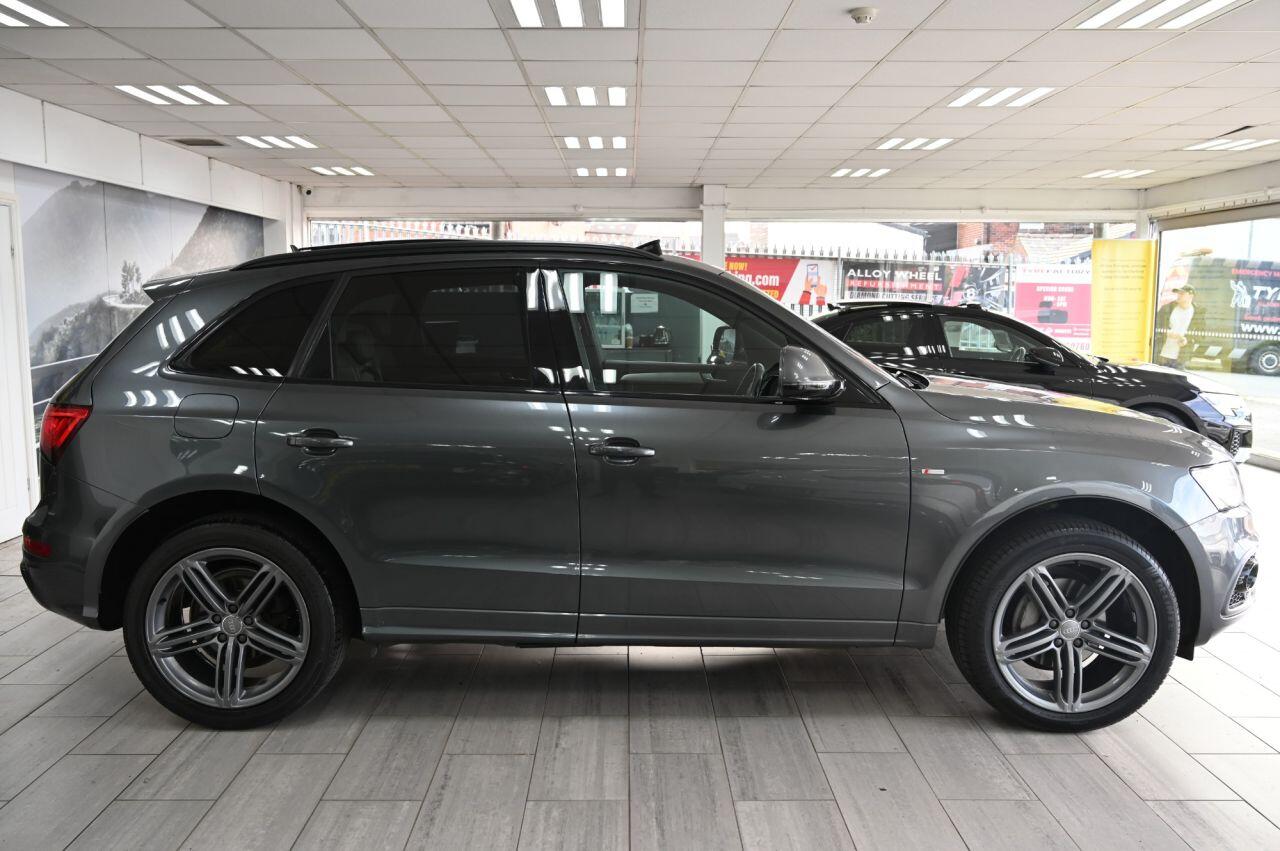 Audi Q5 view 3