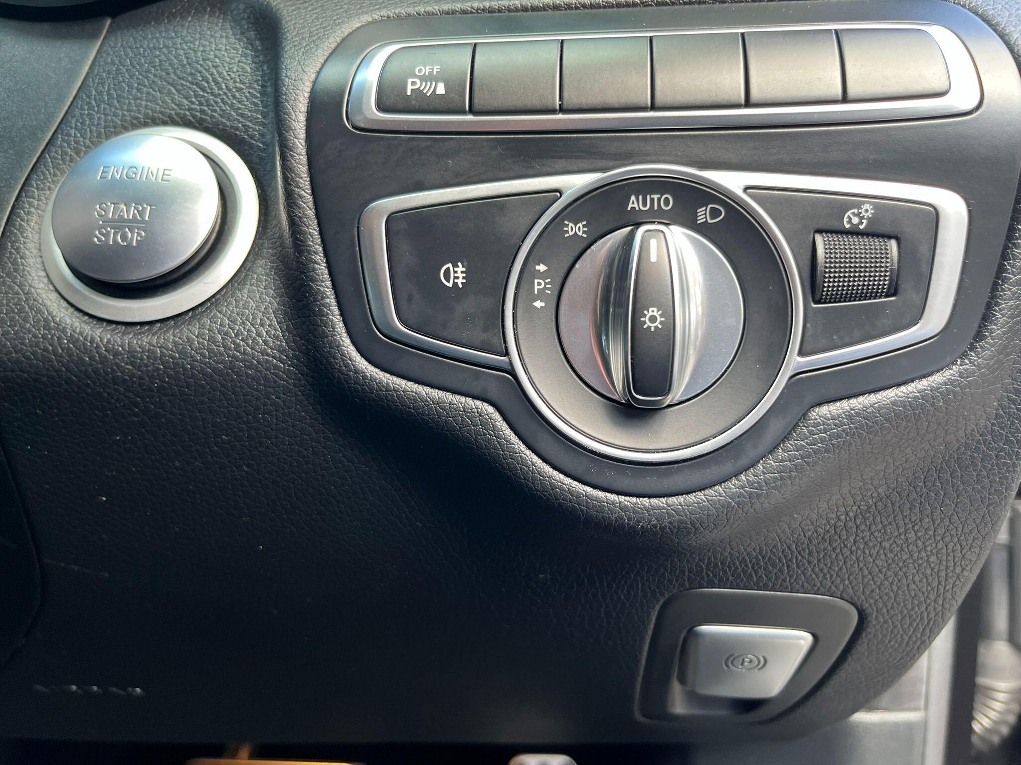 Mercedes-Benz C-Class view 21