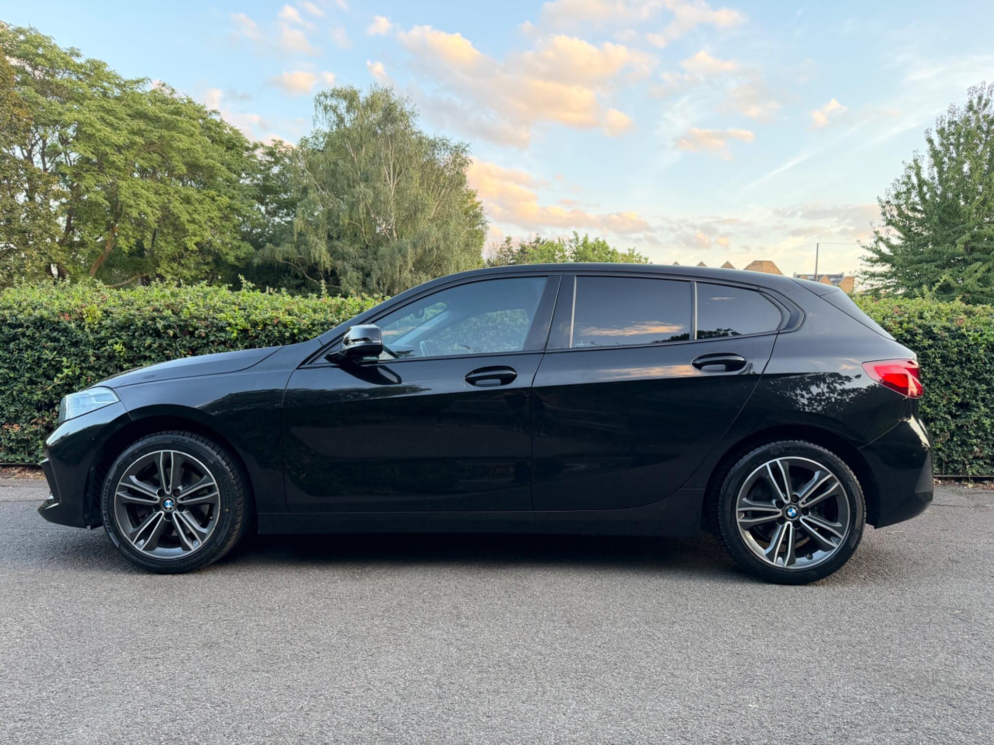 BMW 1 Series view 10