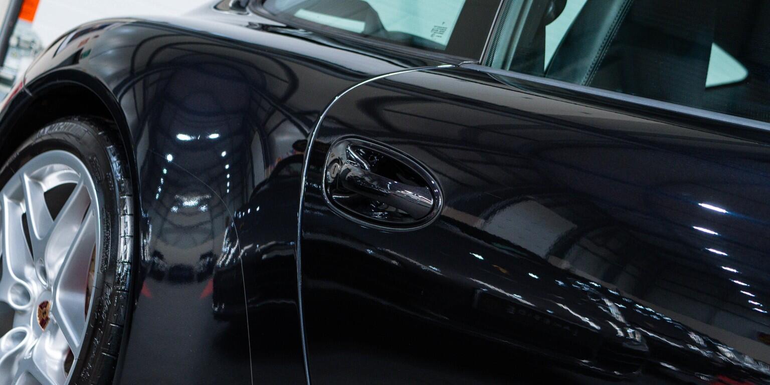 Porsche 911 view 39