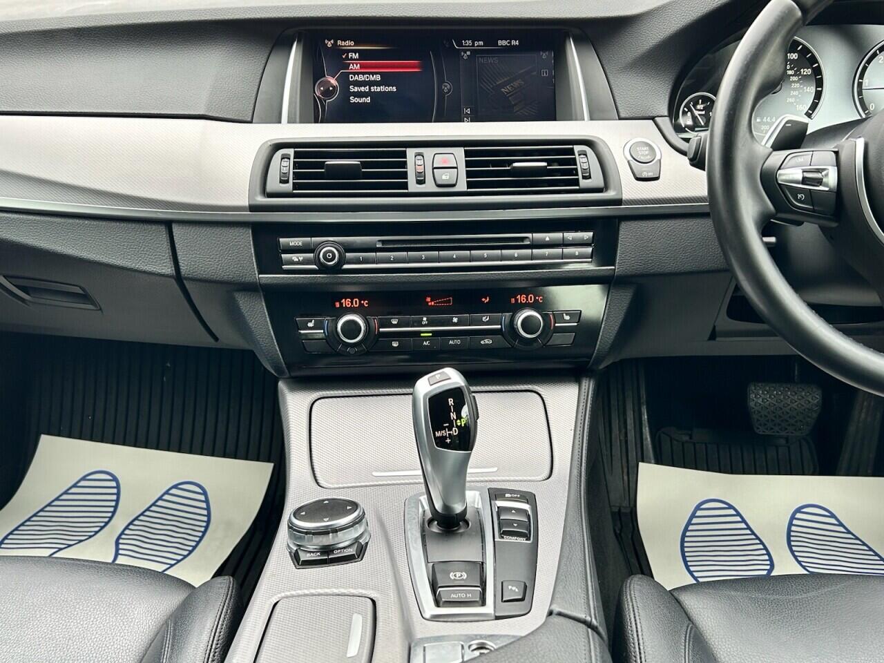 BMW 5 Series view 37