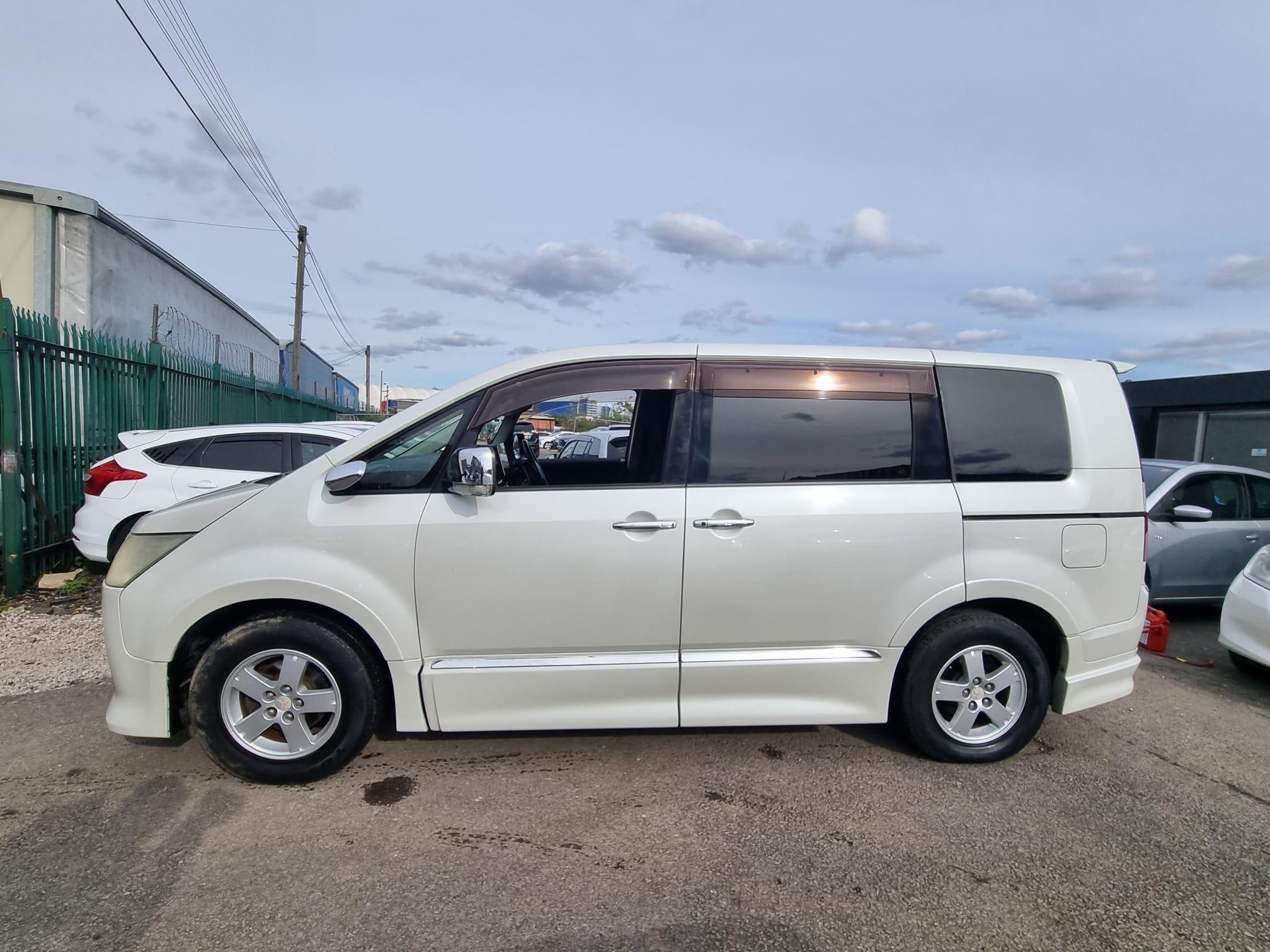 2010 Mitsubishi Delica PETROL AUTO 8 SEATER ULEZ  LOW MILES