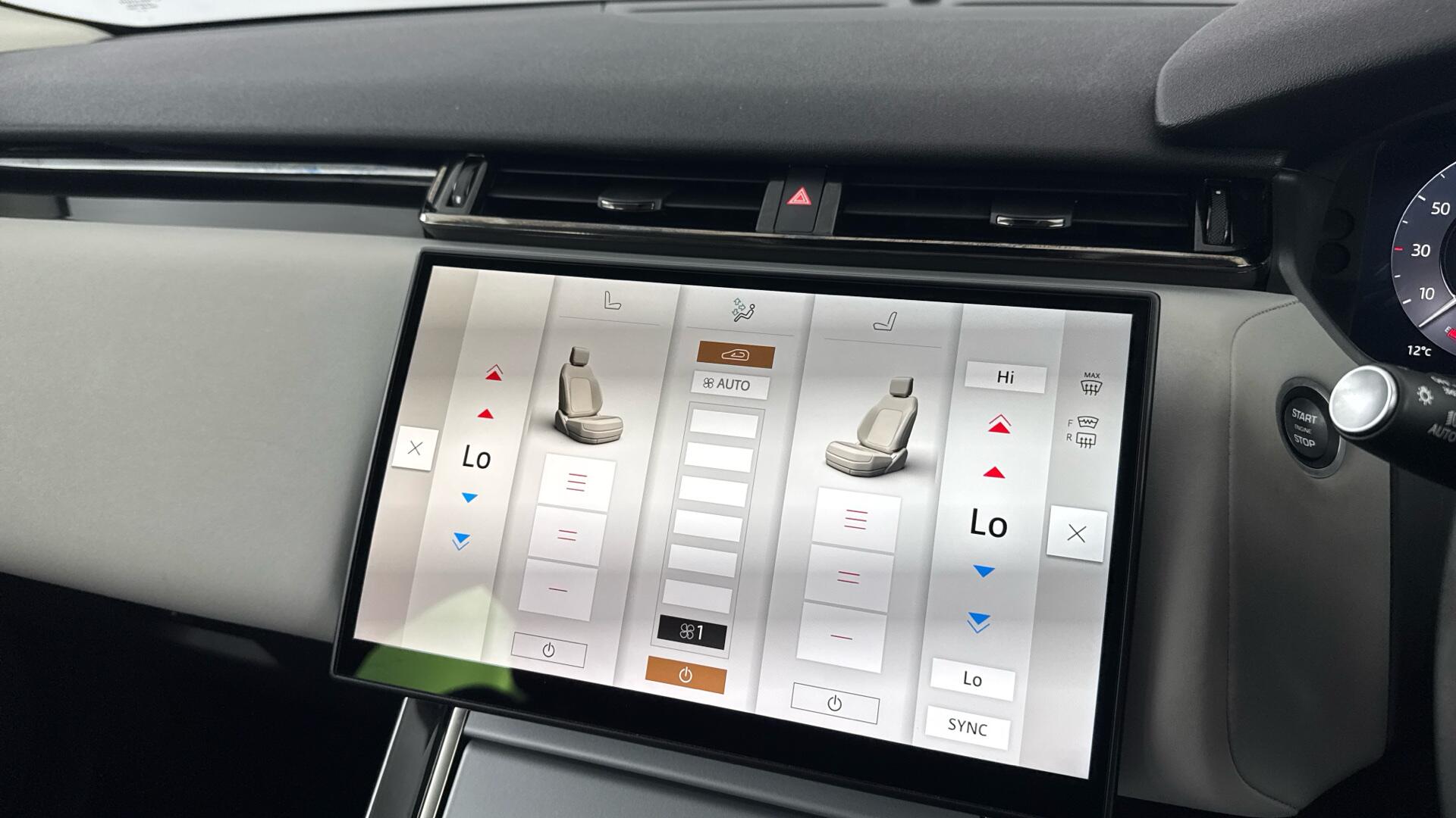 Land Rover Range Rover Velar view 31