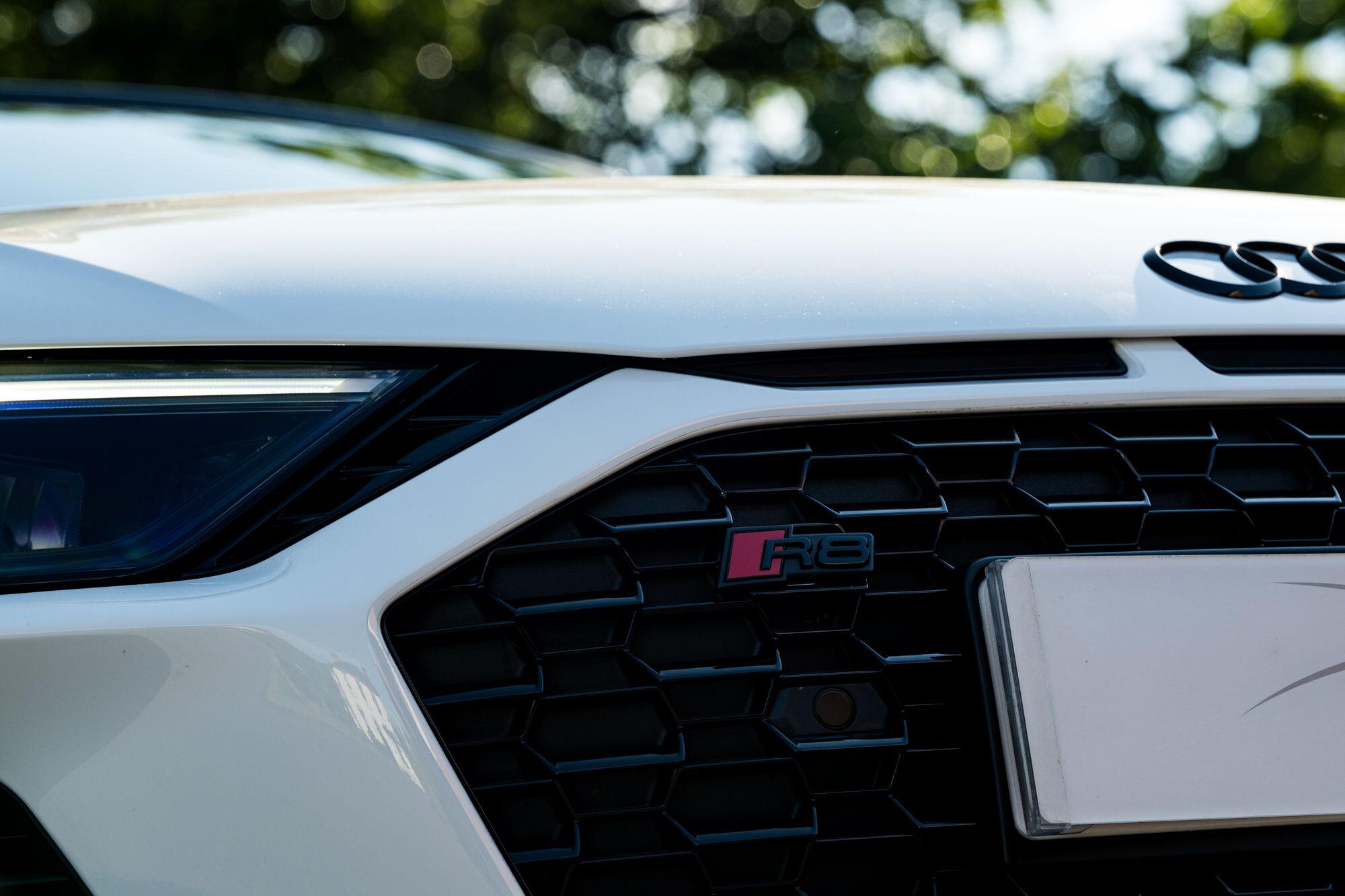 Audi R8 view 17