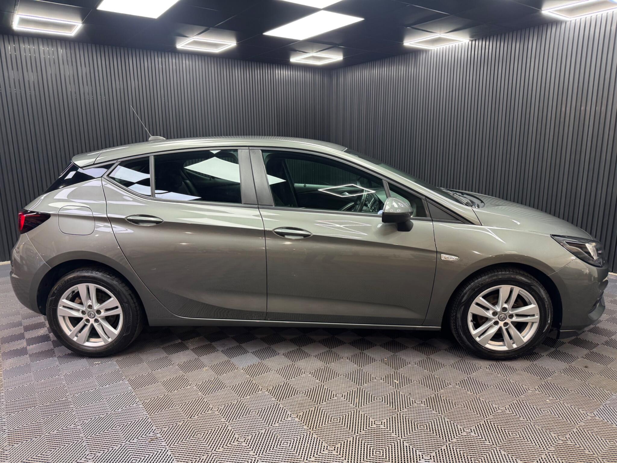 Vauxhall Astra view 2