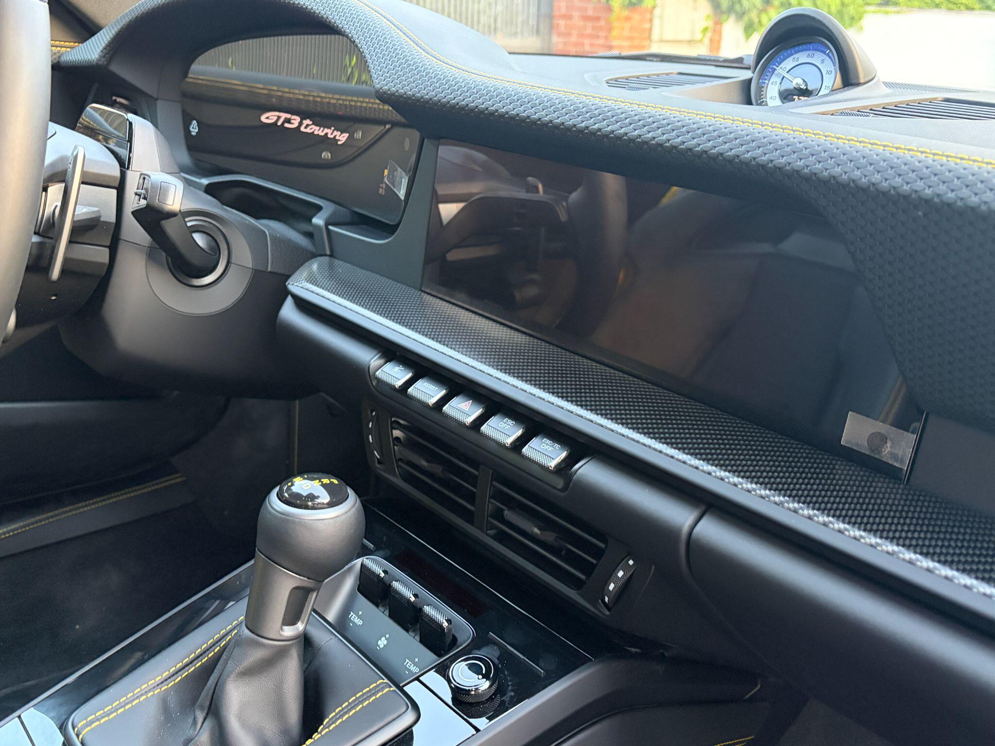 Porsche 911 view 26