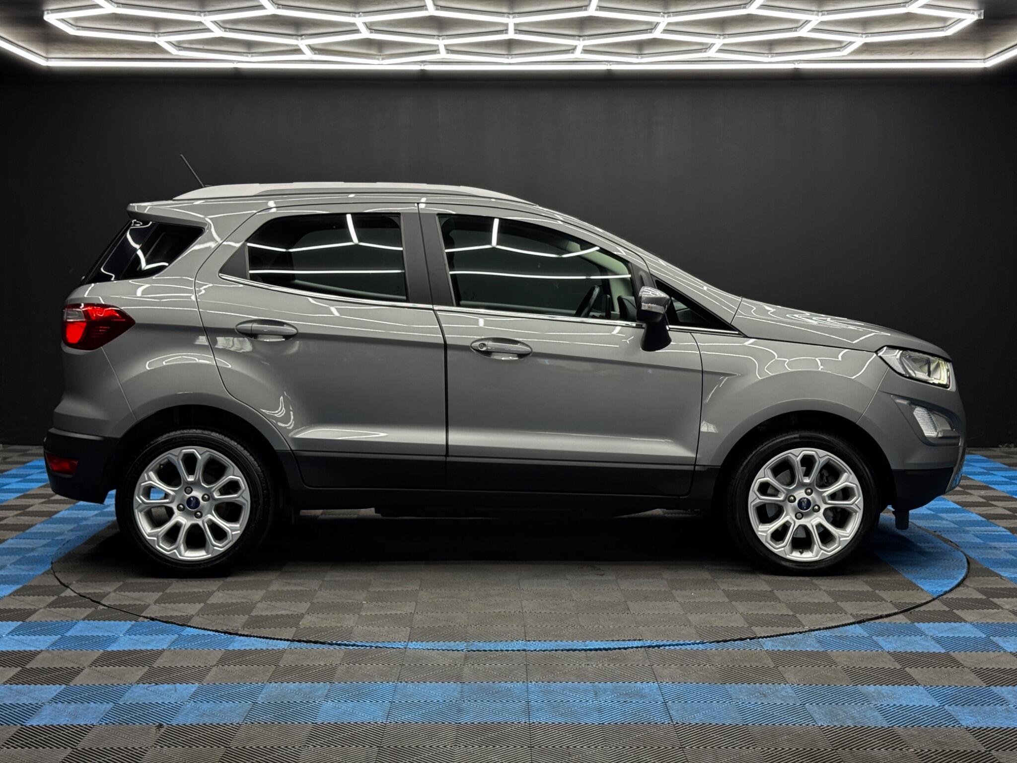 Ford EcoSport view 4