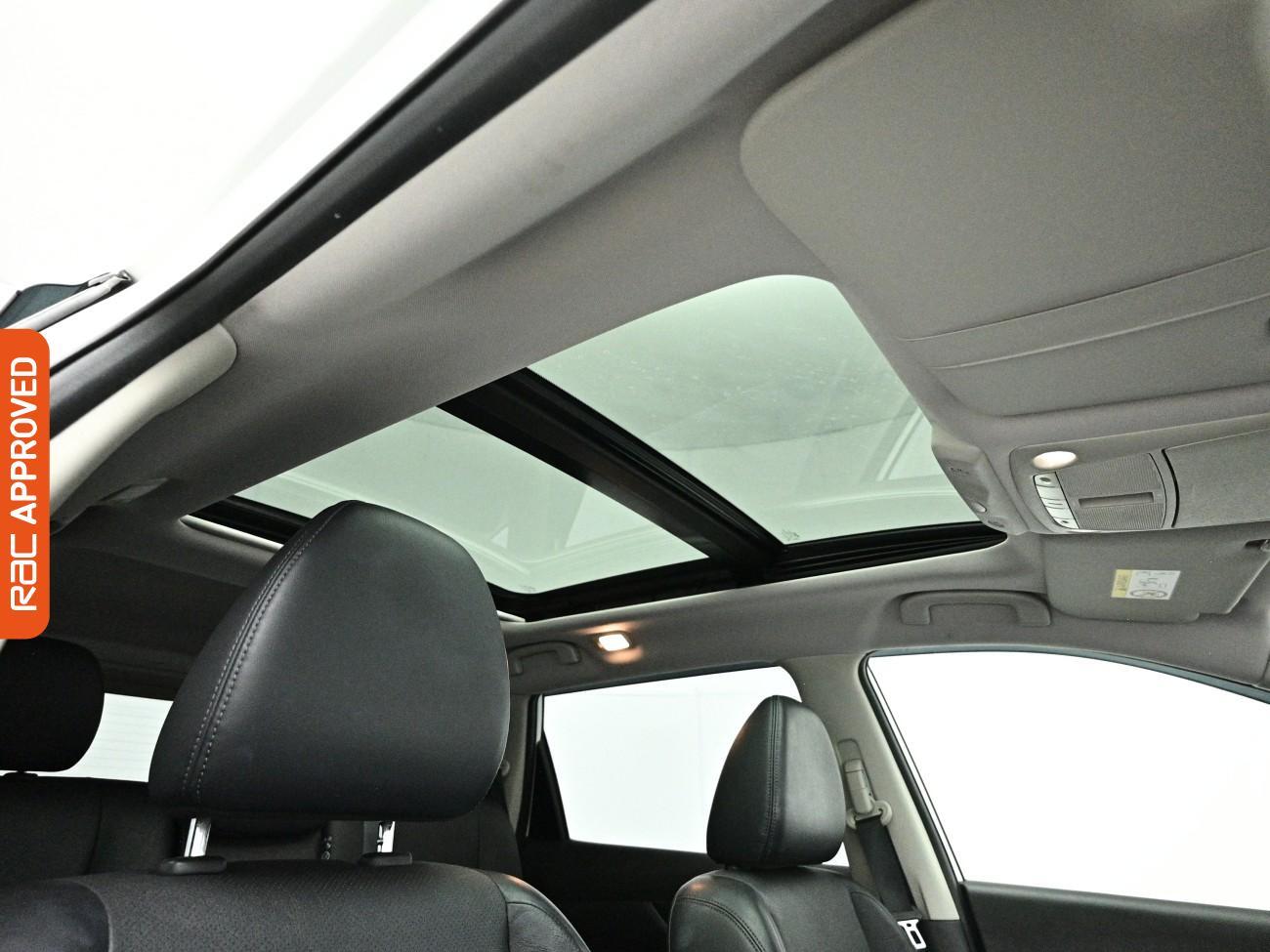 Nissan X-Trail view 3