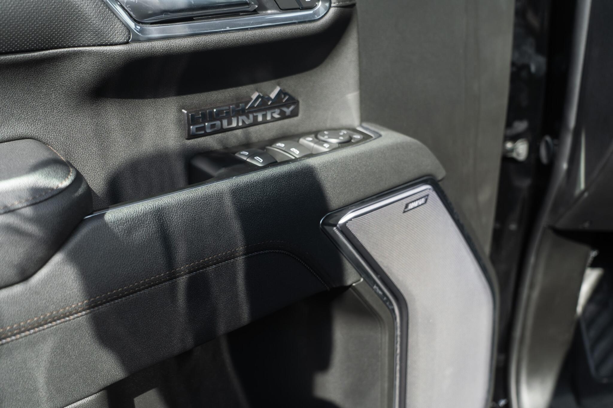 Chevrolet Silverado view 45