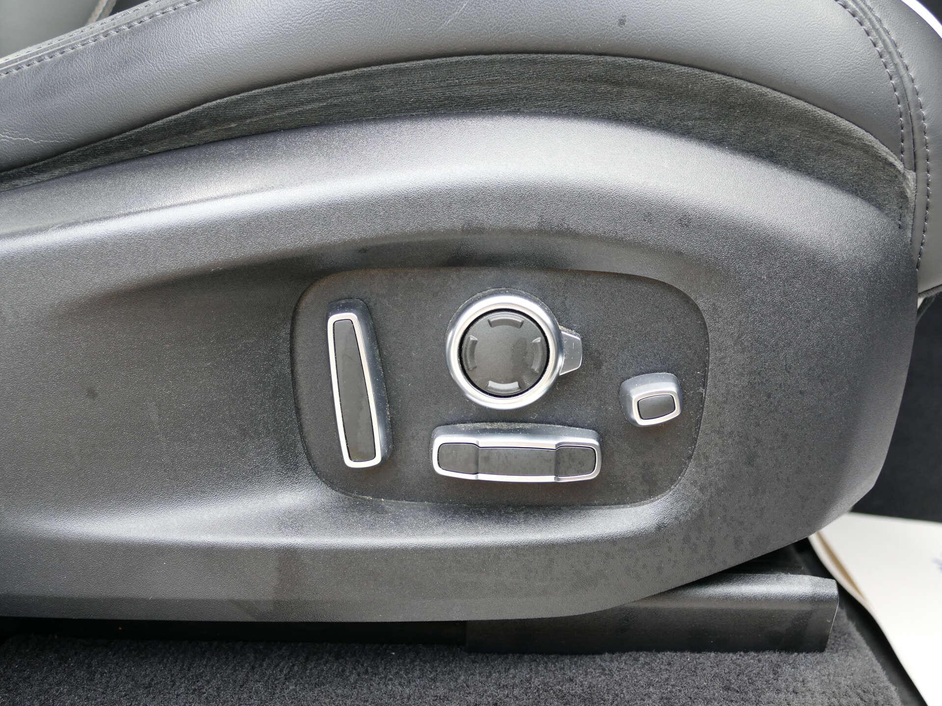 Land Rover Range Rover Sport view 28