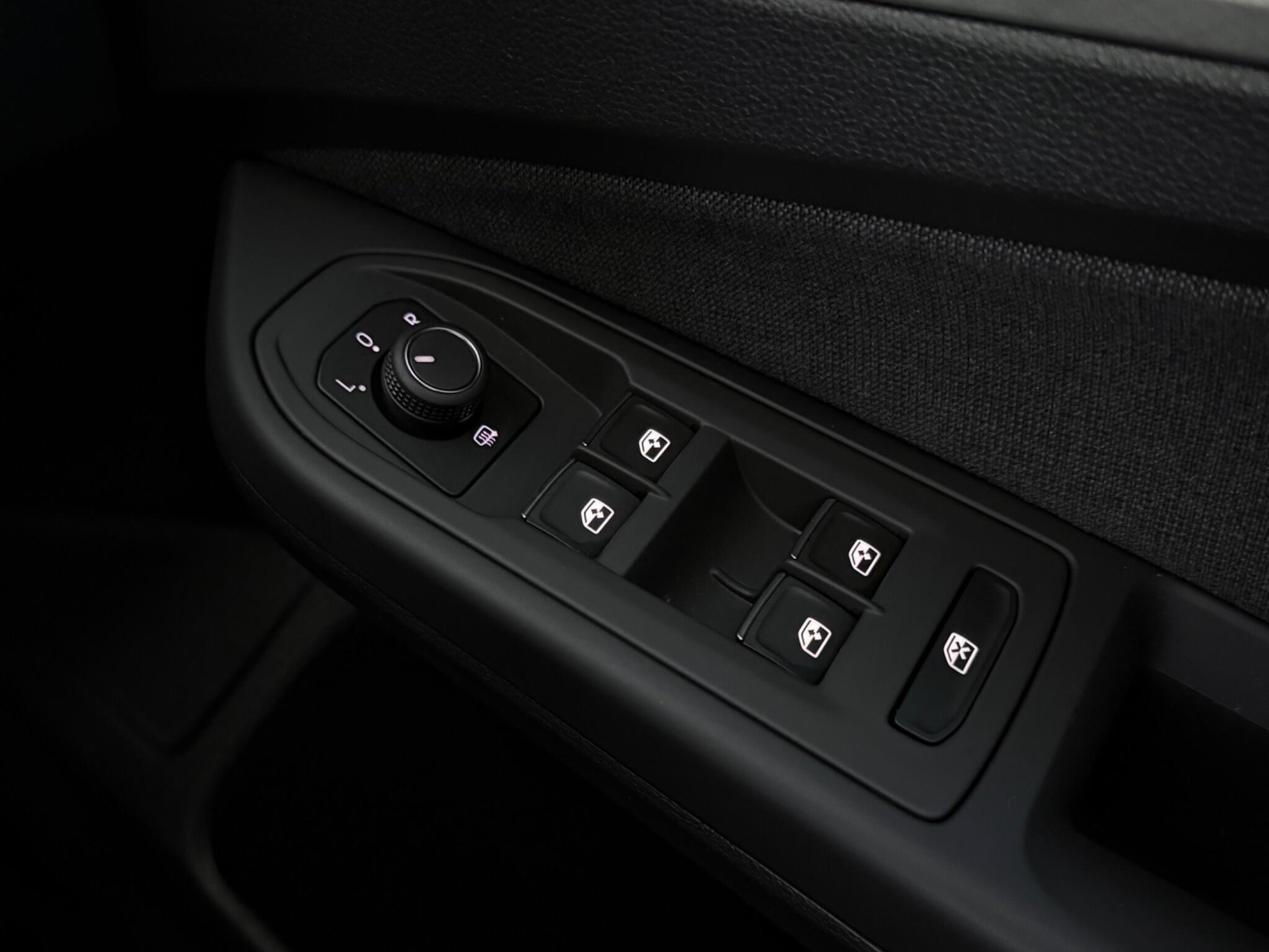 Volkswagen Golf view 19